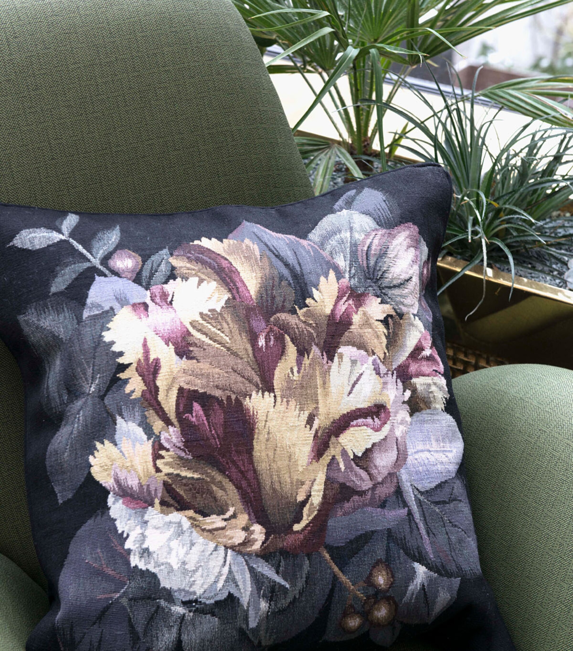 x Alexander McQueen Chiaroscuro Cushion (56cm x 56cm) BLACK Image 2