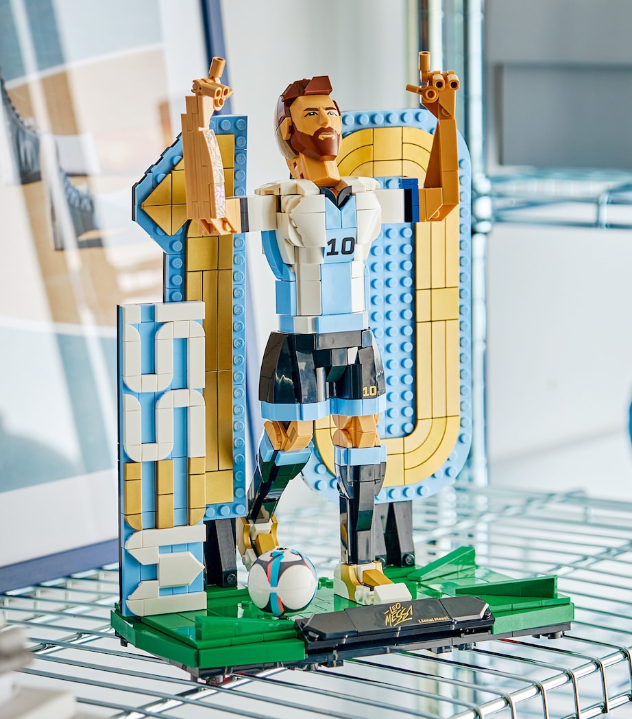 Lego LEGO Editions Lionel Messi Football Legend 43015 Image 5