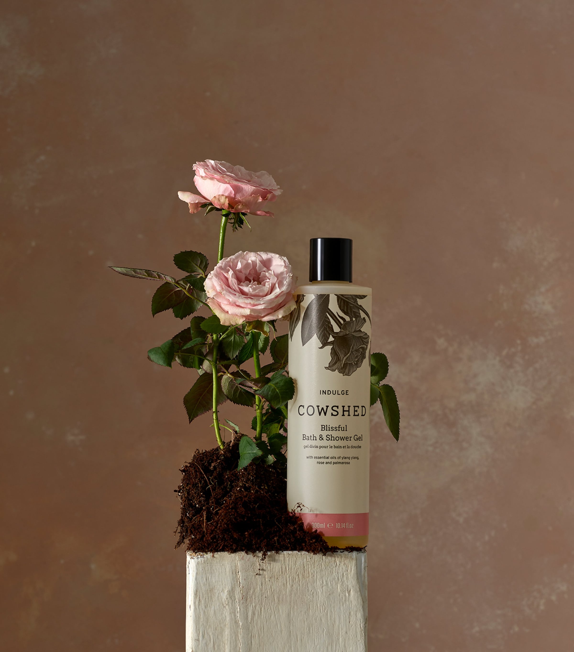 Indulge Bath and Shower Gel (300ml) NO COLOUR Image 2