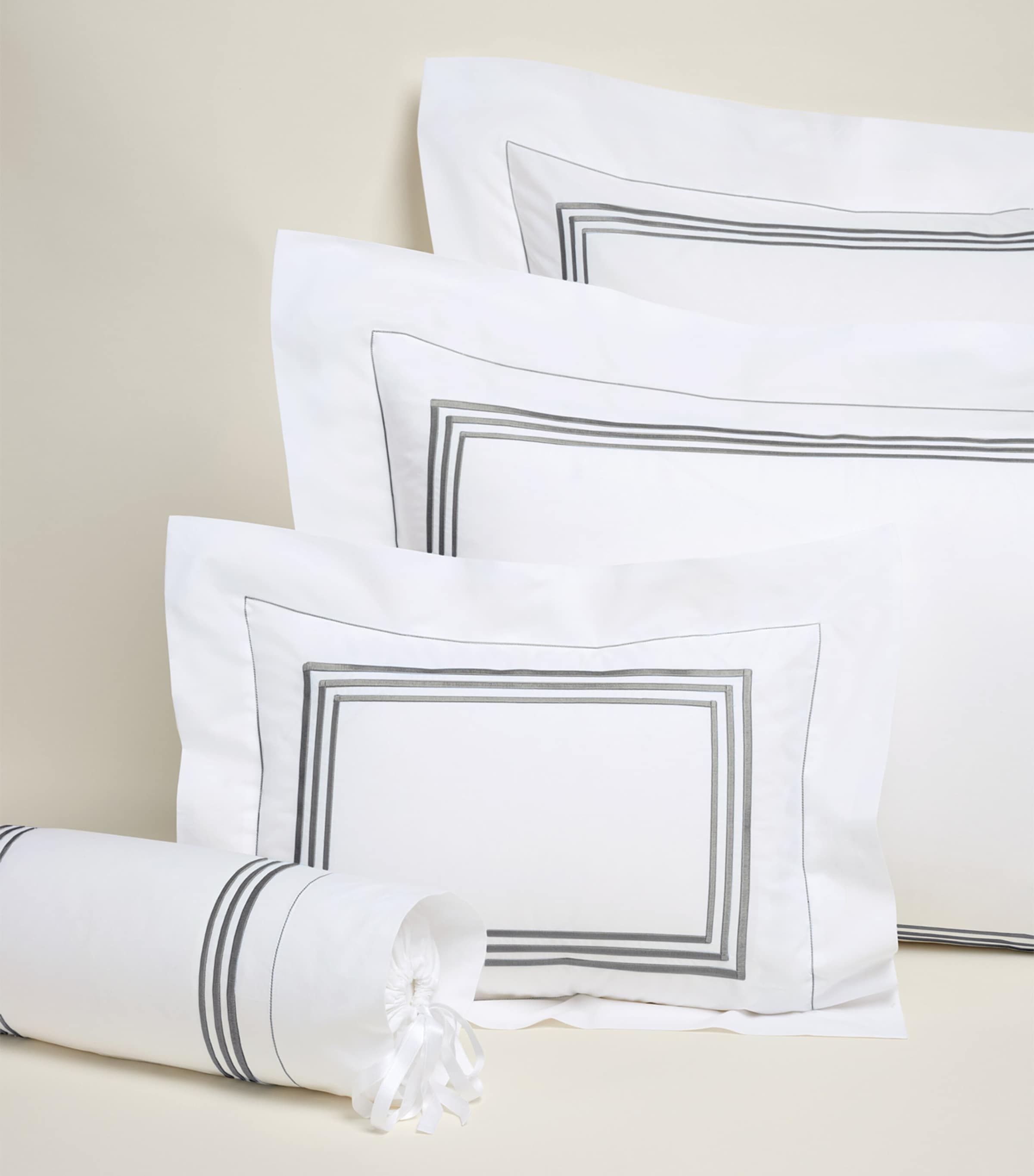 Pratesi Tre Righe Boudoir Pillowcase (30cm x 40cm) Wht/charcoal Image 2