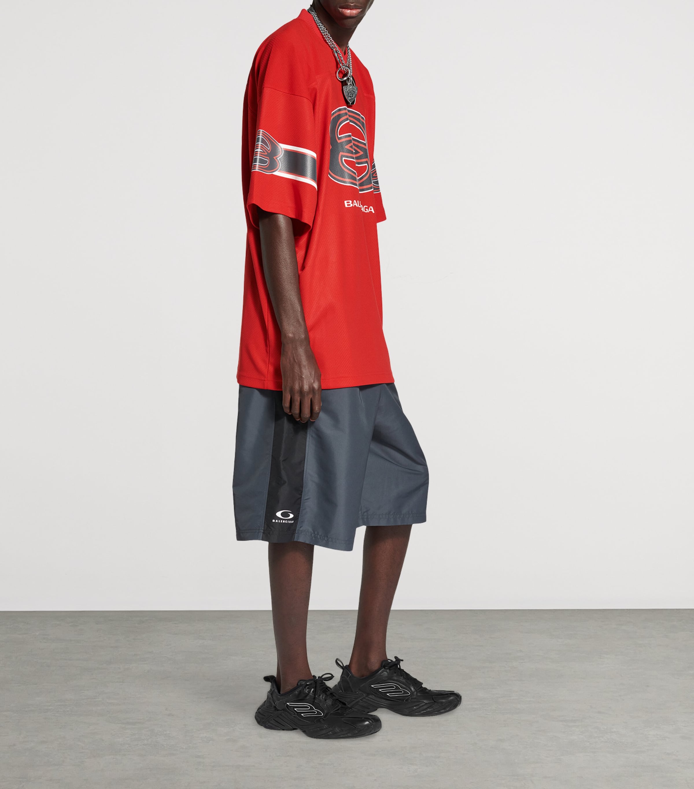 【関税＆送料込み】Balenciaga American Football T-Shirt Balenciaga American Football T-Shirt | Saks Fifth Avenue