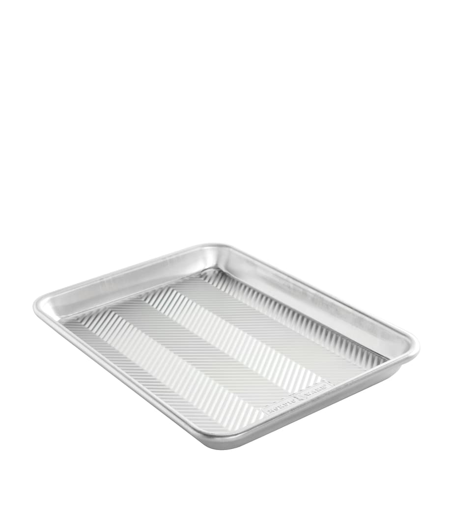 Aluminium Prism Quarter Baking Sheet (33cm x 24cm) SILVER Image 1