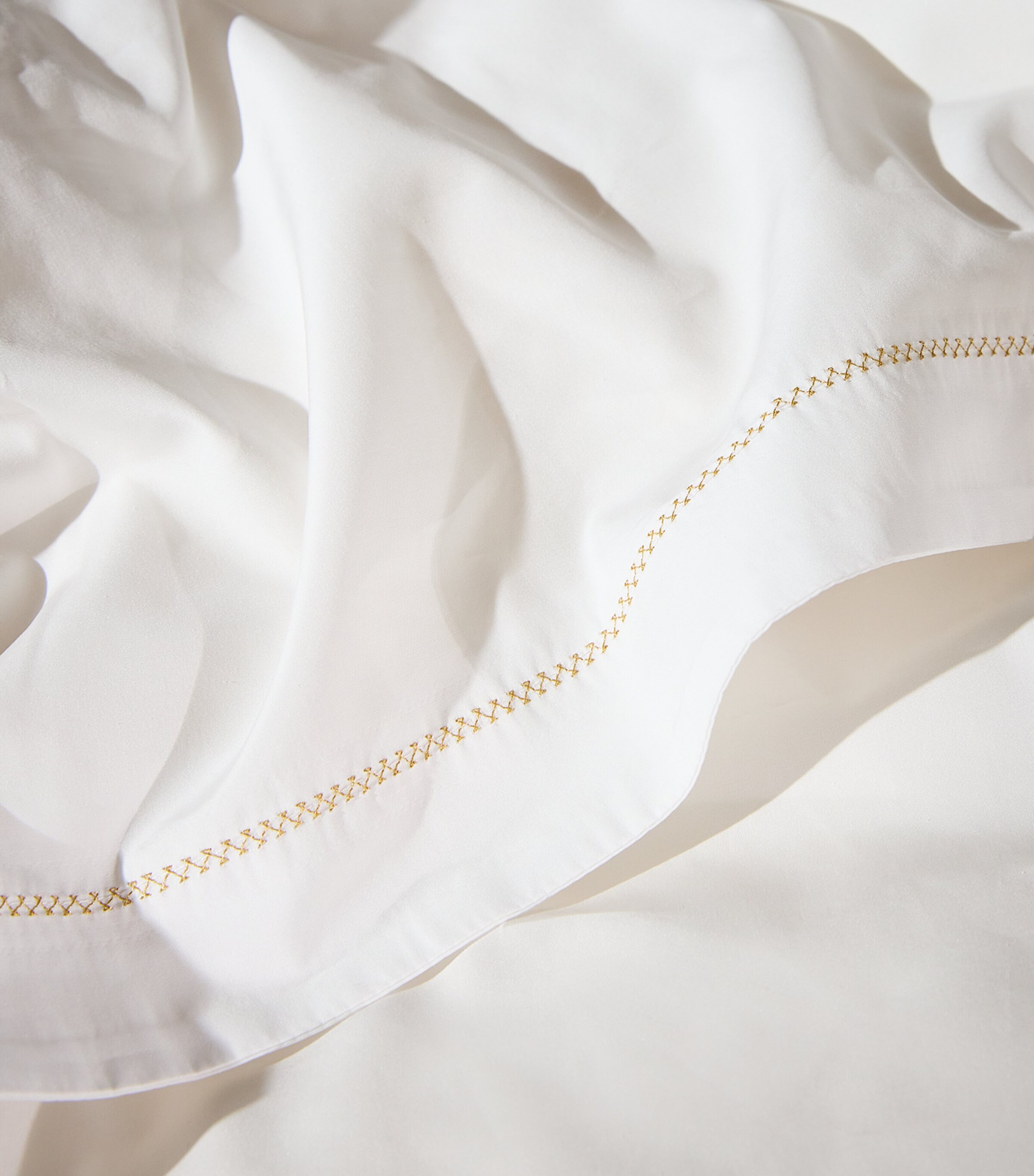 Ivy King Duvet Cover (230cm x 220cm) GOLD Image 8