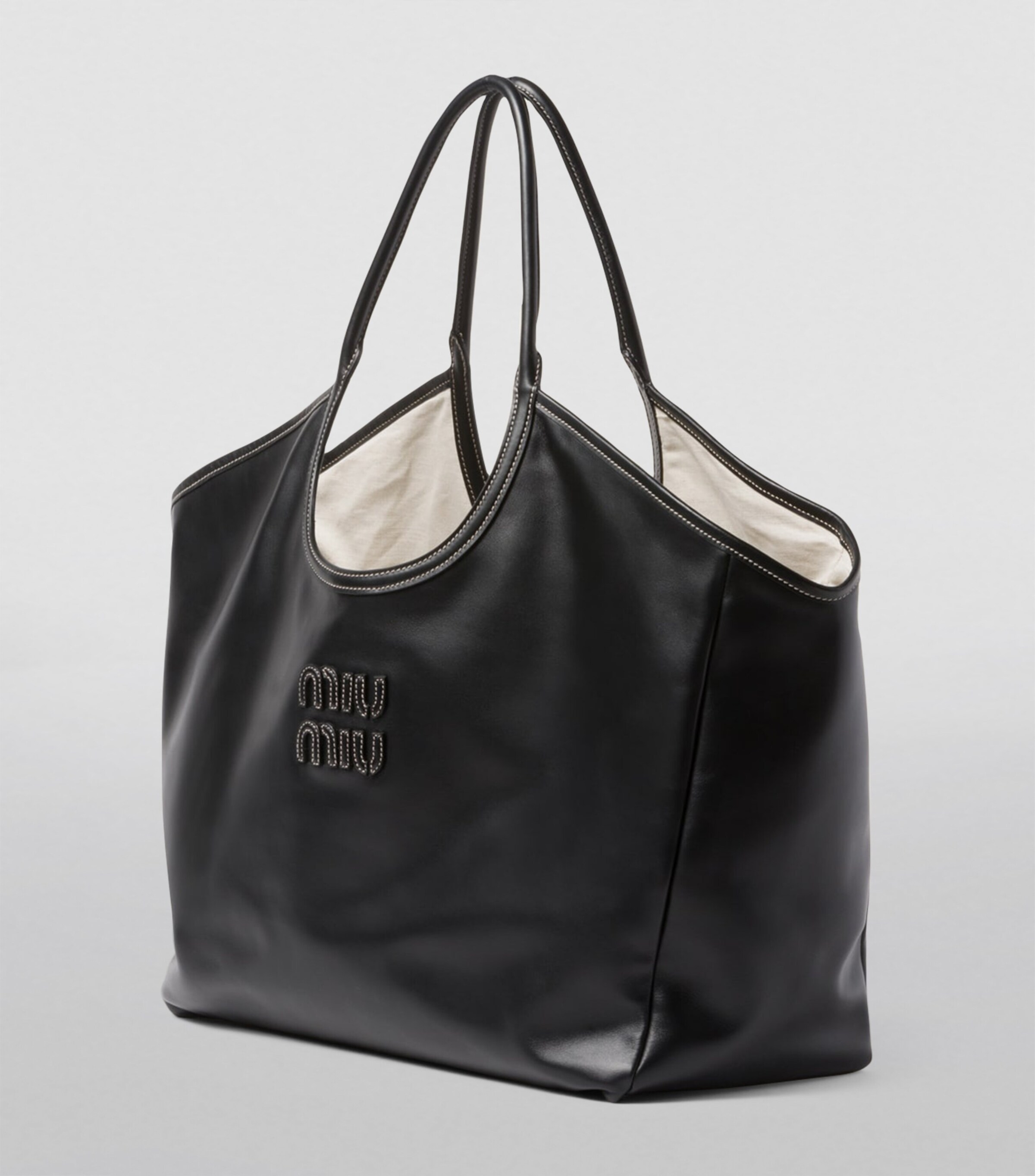 【完売必至】Miu Miu Borsa Ivy ロゴクロシェ 22171303_51960660_322.jpg