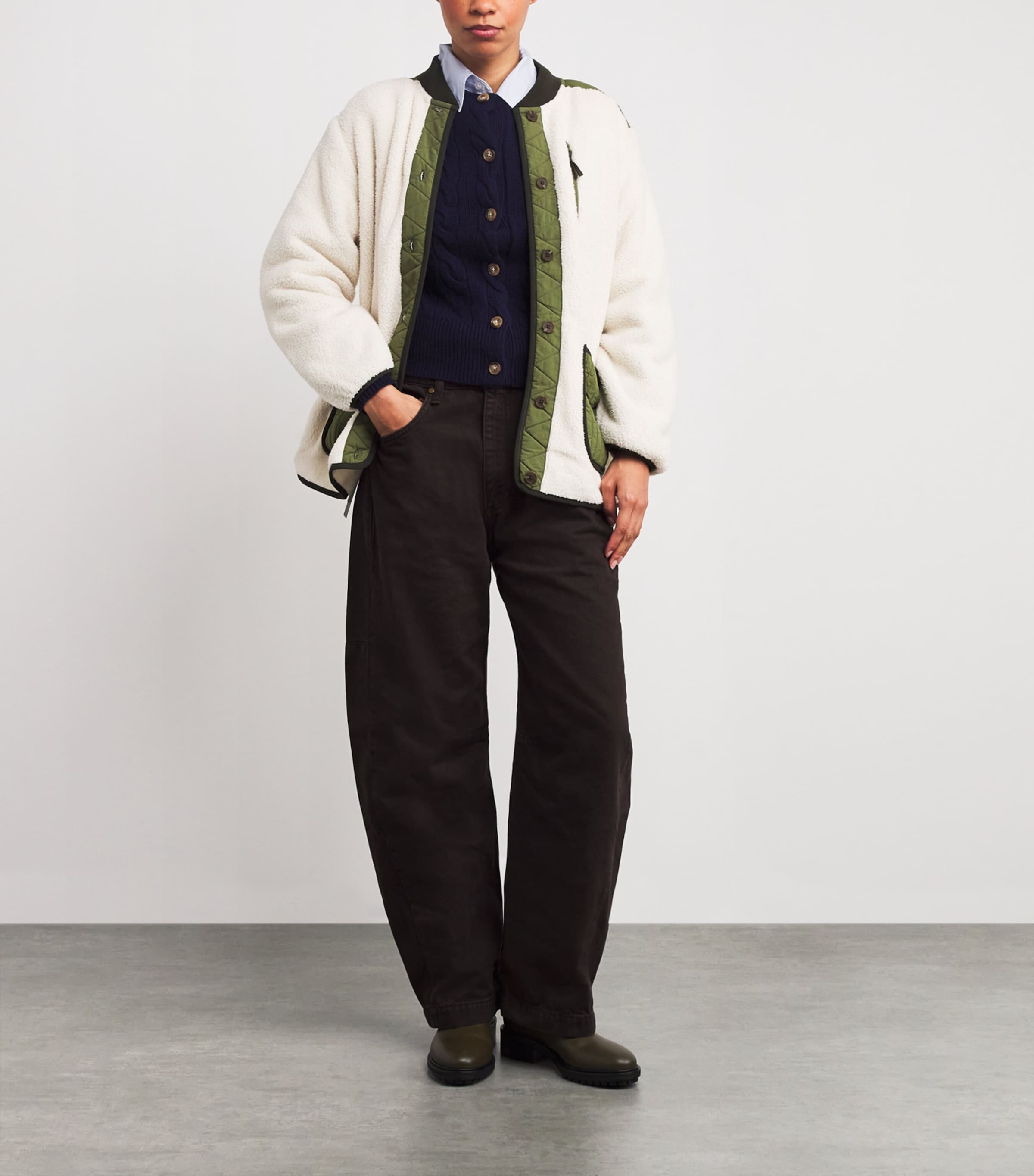 The Great. Womens Plush Fleece Tundra Jacket Cream & Army Image 2
