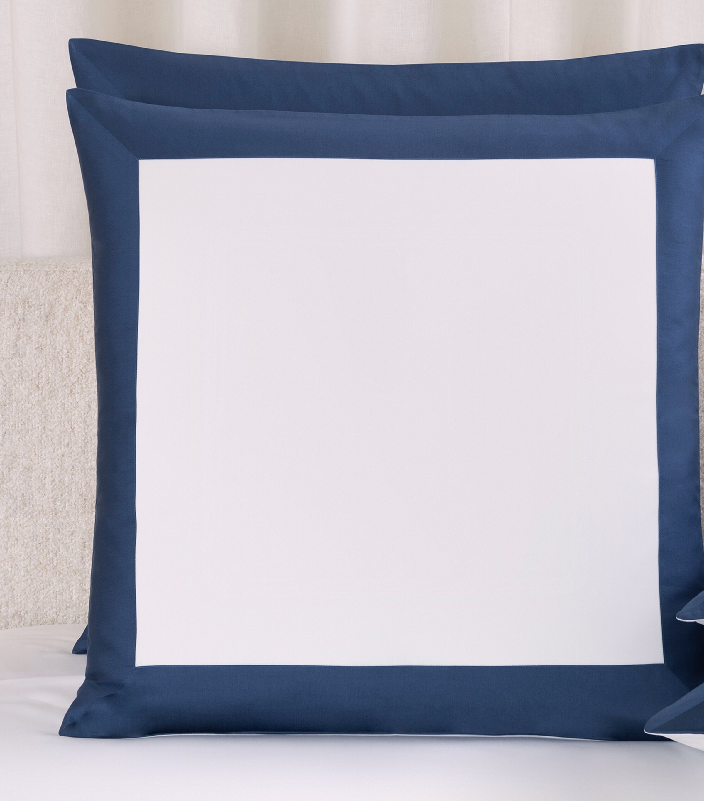 Frette Cotton Bold Square Pillowcase (65cm x 65cm) Milk/indigo B Image 3