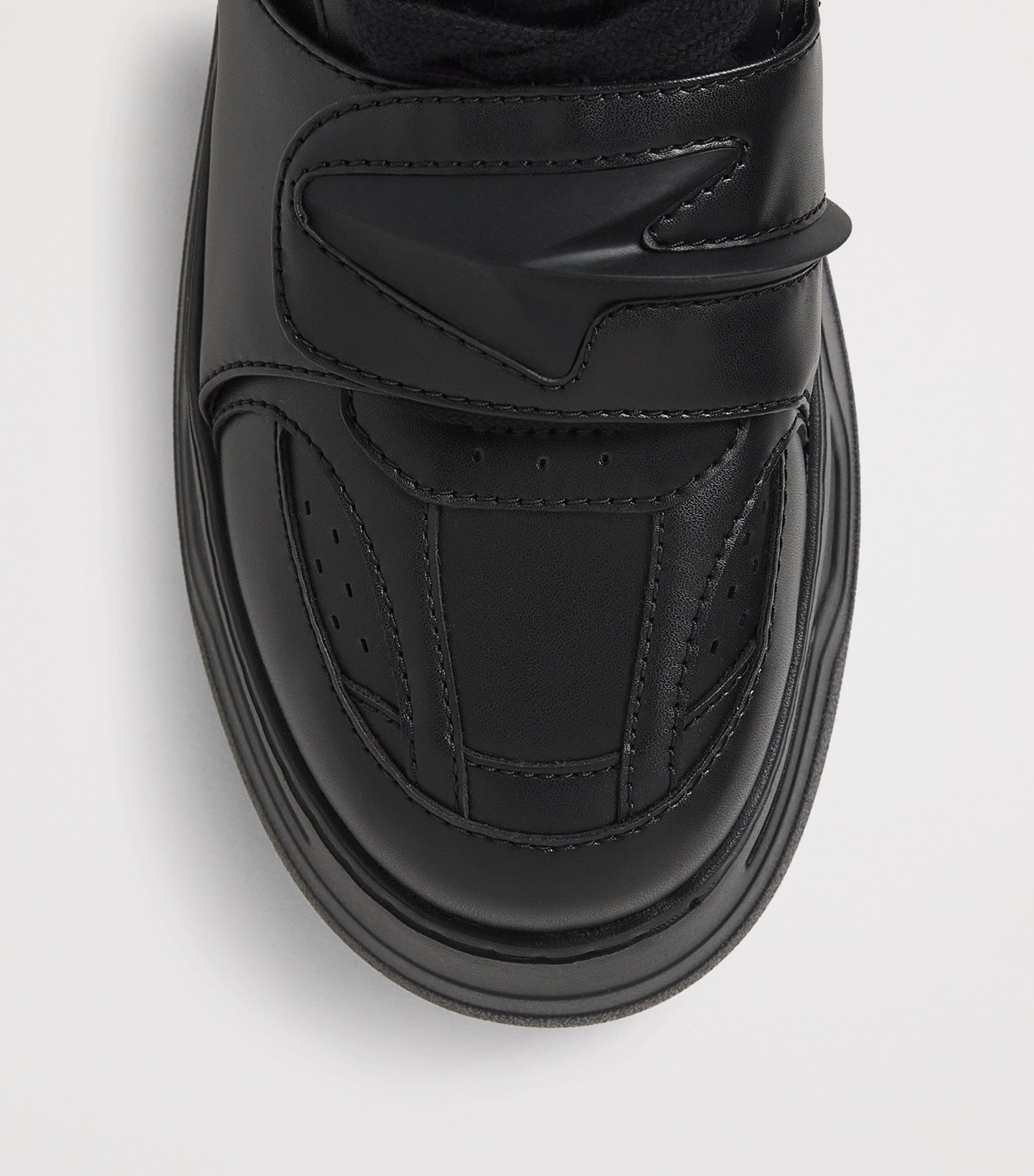 Chunky Low-Top Sneakers UC001 Image 5