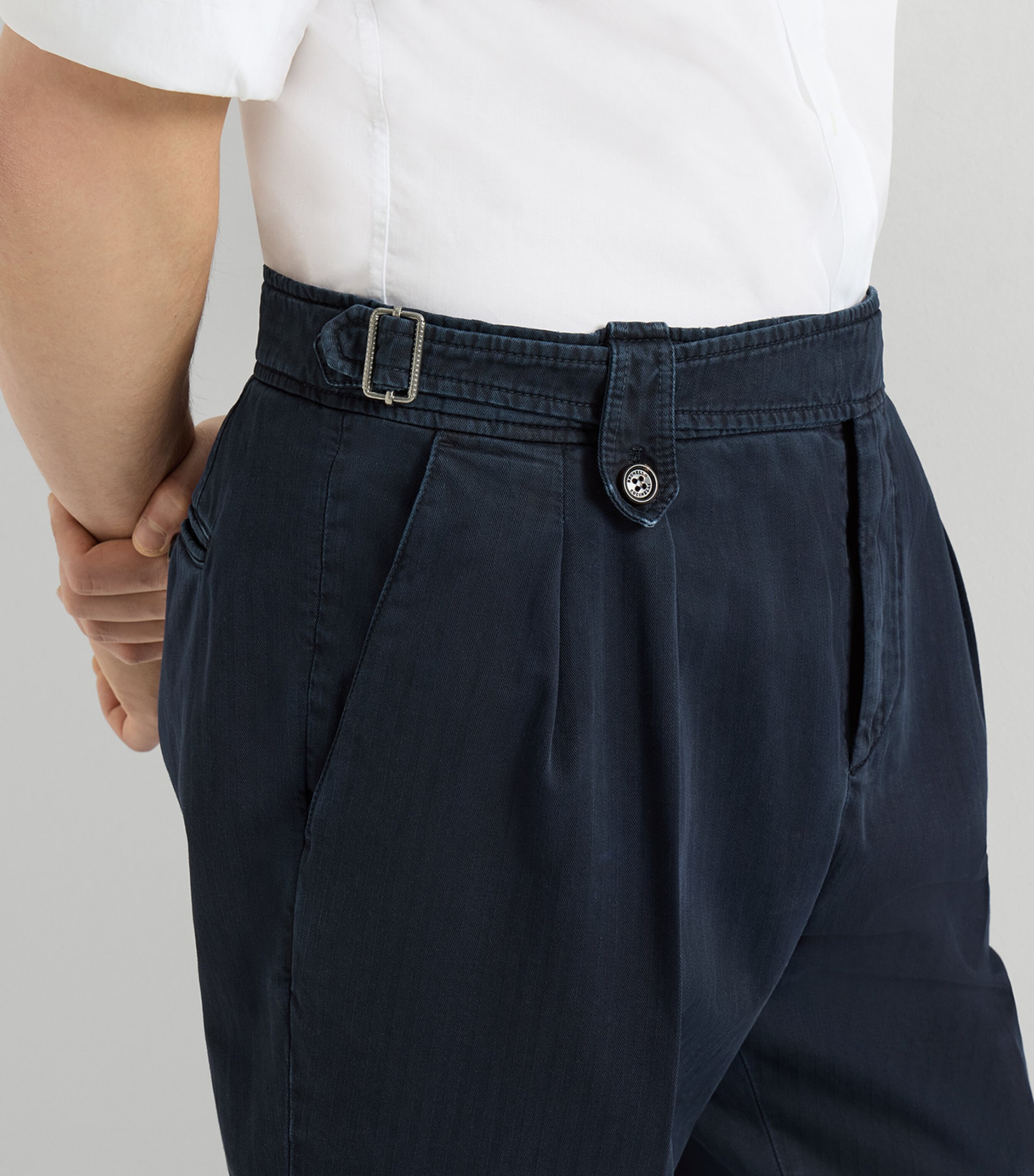 Brunello Cucinelli Mens Cotton Chevron Double-Pleated Trousers Image 6