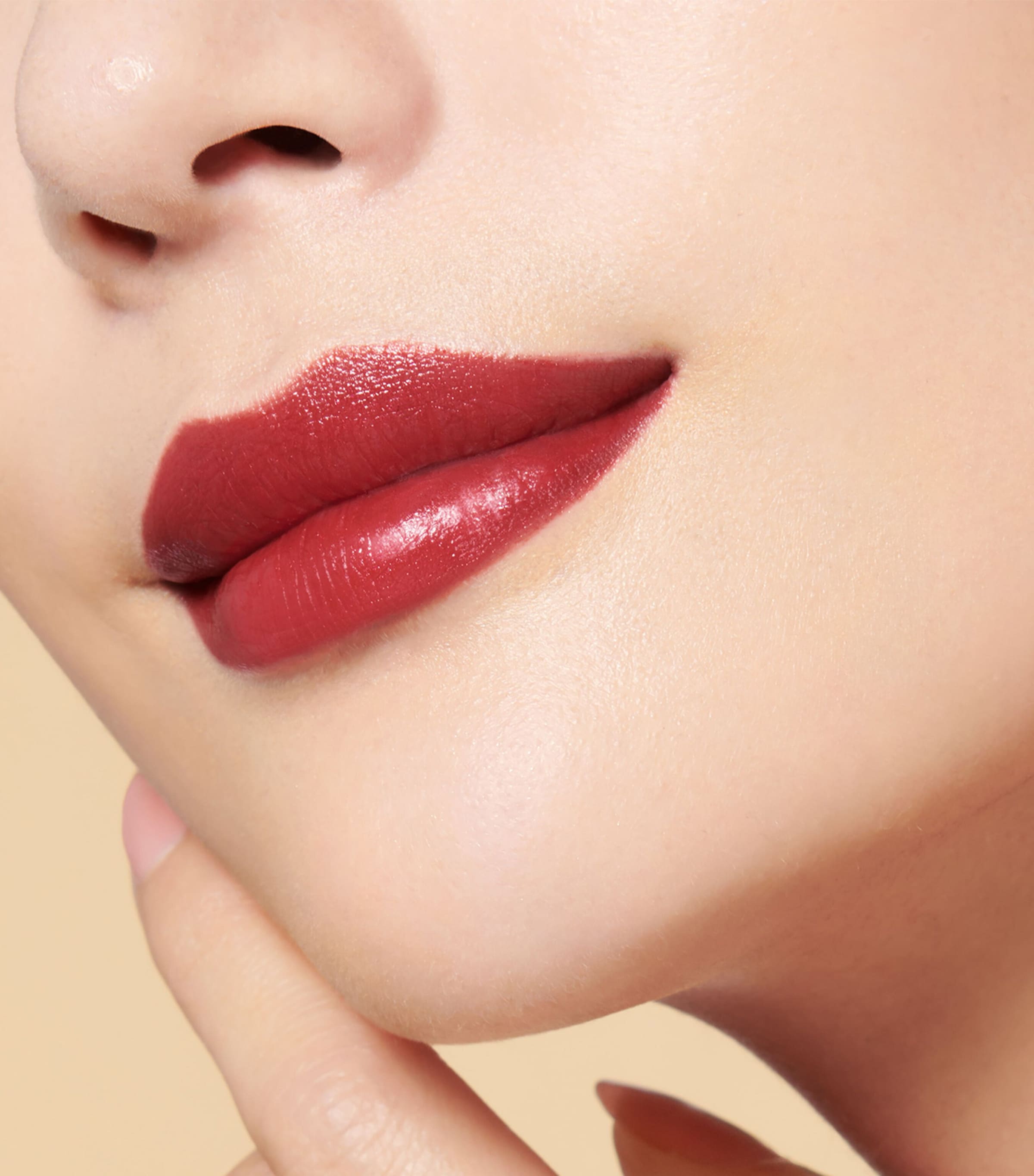 The Precious Lipstick DYNAMIC RUBY Image 3