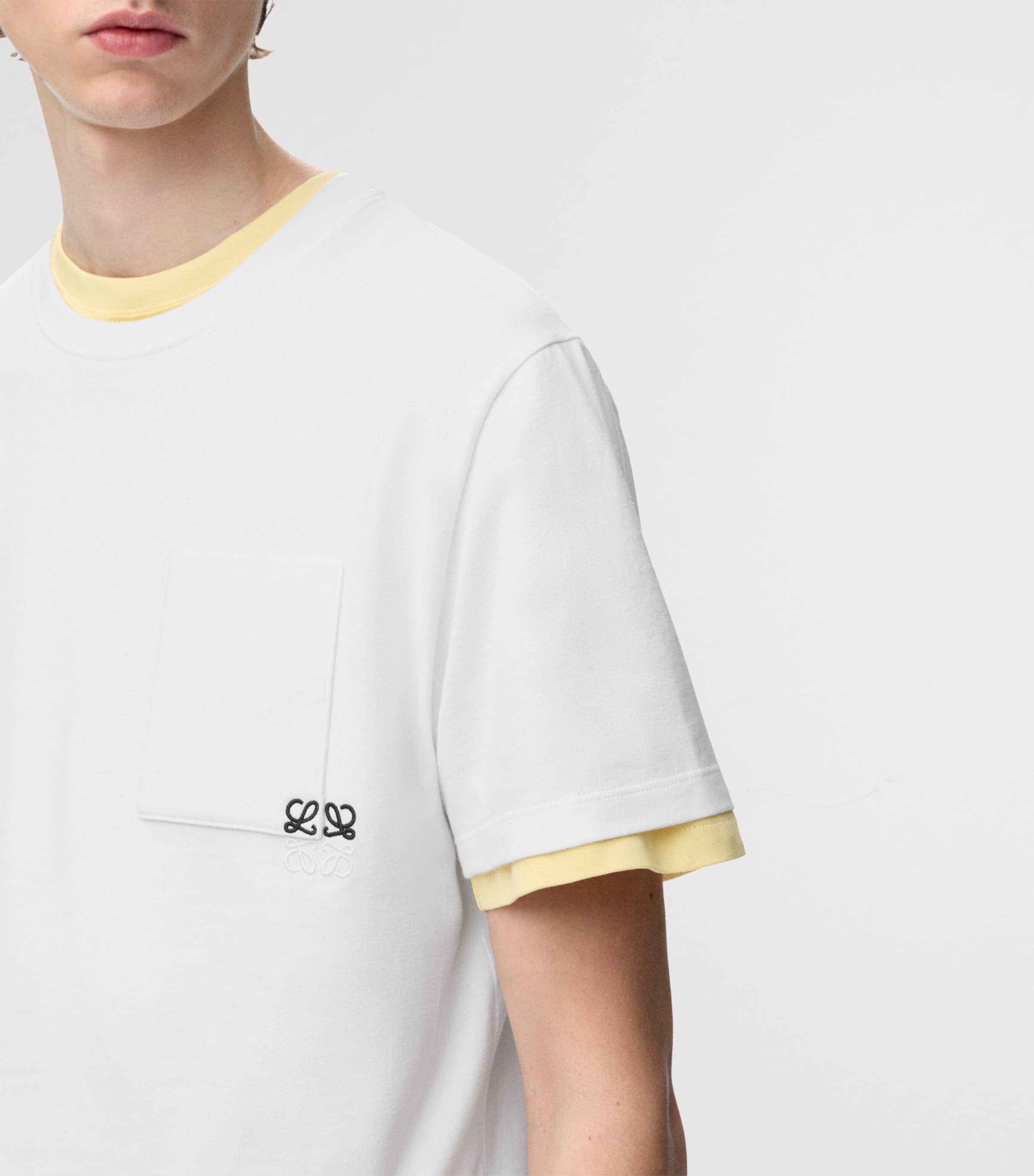 LOEWE Mens Pocket Anagram T-Shirt White Image 5