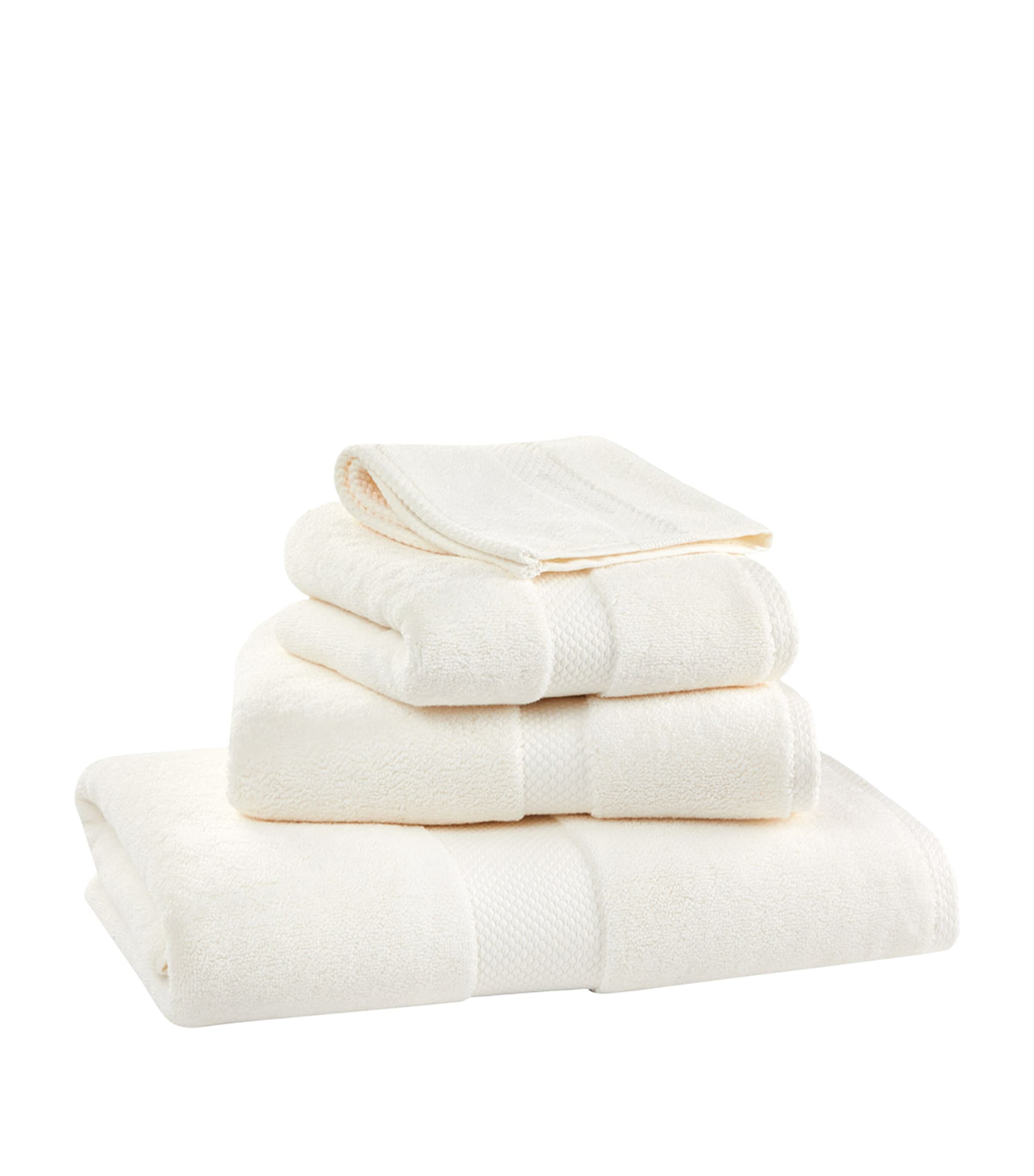 Shop Ralph Lauren Avenue Facecloth In Ivory