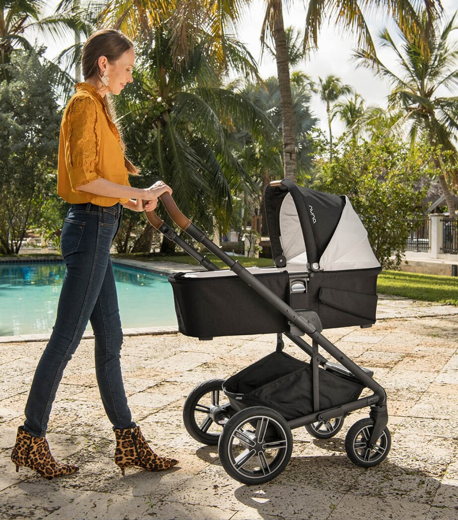 Nuna MIXX Next Carrycot Caviar Image 6