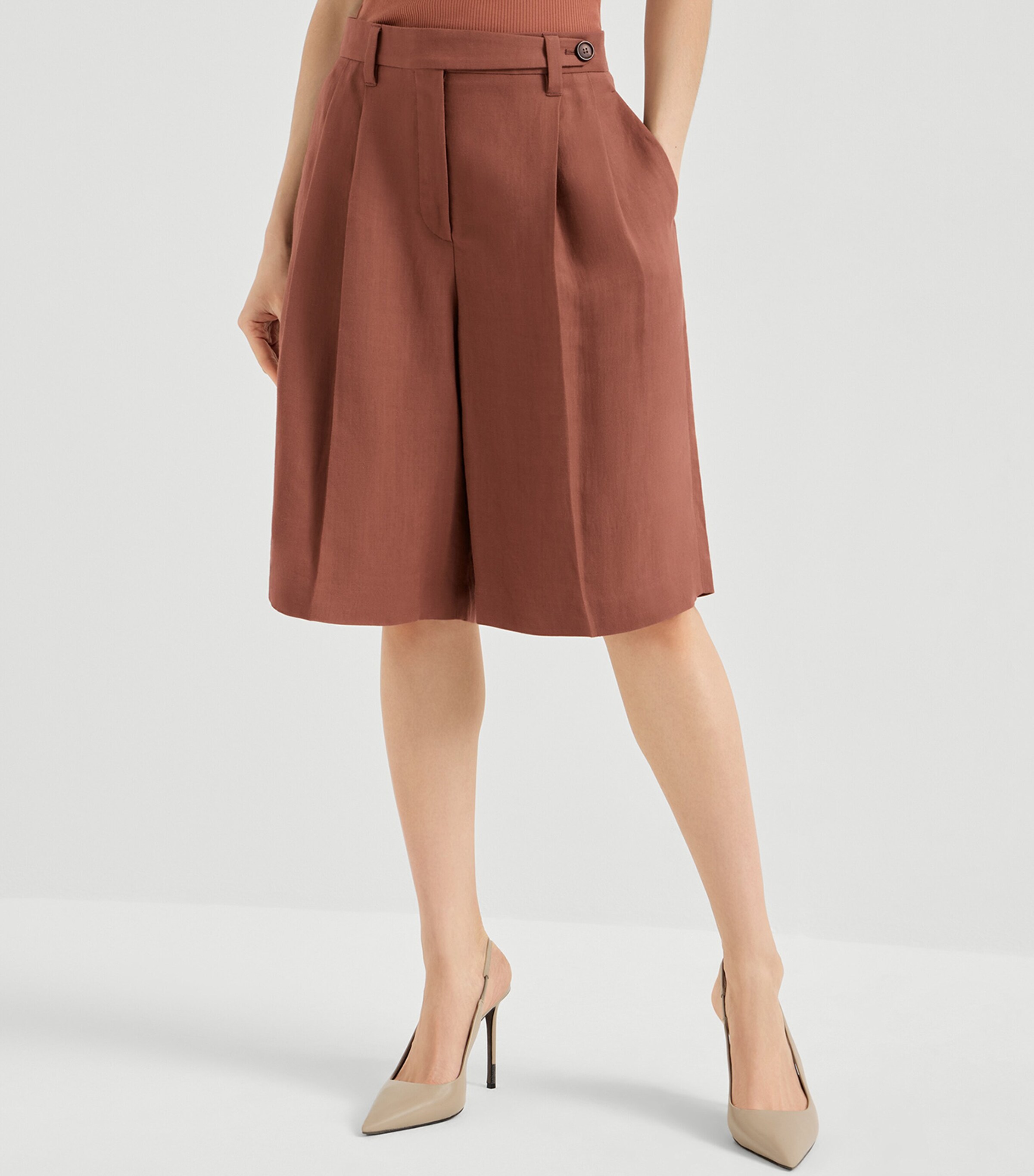 Brunello Cucinelli Womens Twill Pleated Shorts Image 3