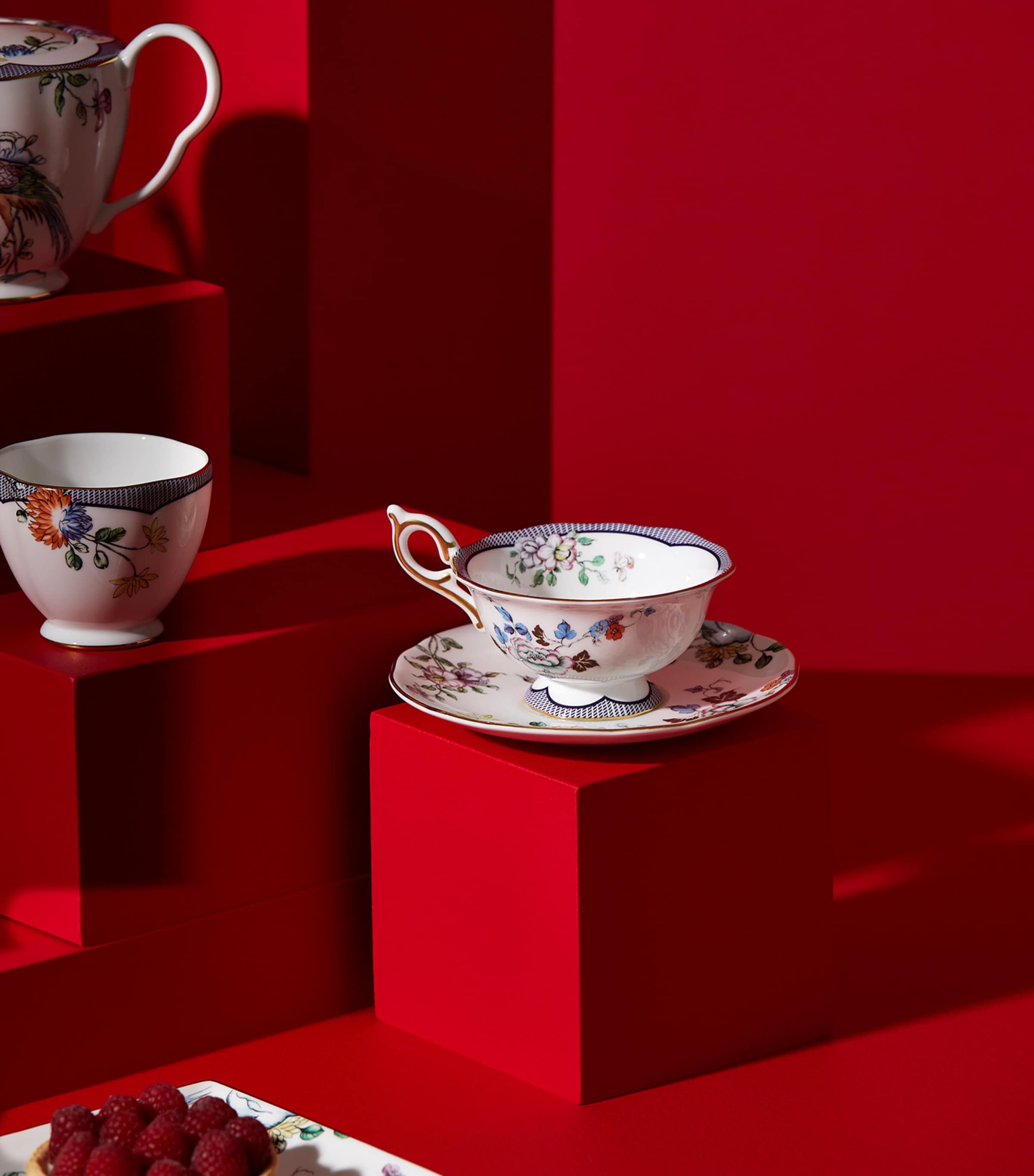 Wedgwood Fortune Sugar Bowl and Creamer Set Image 3