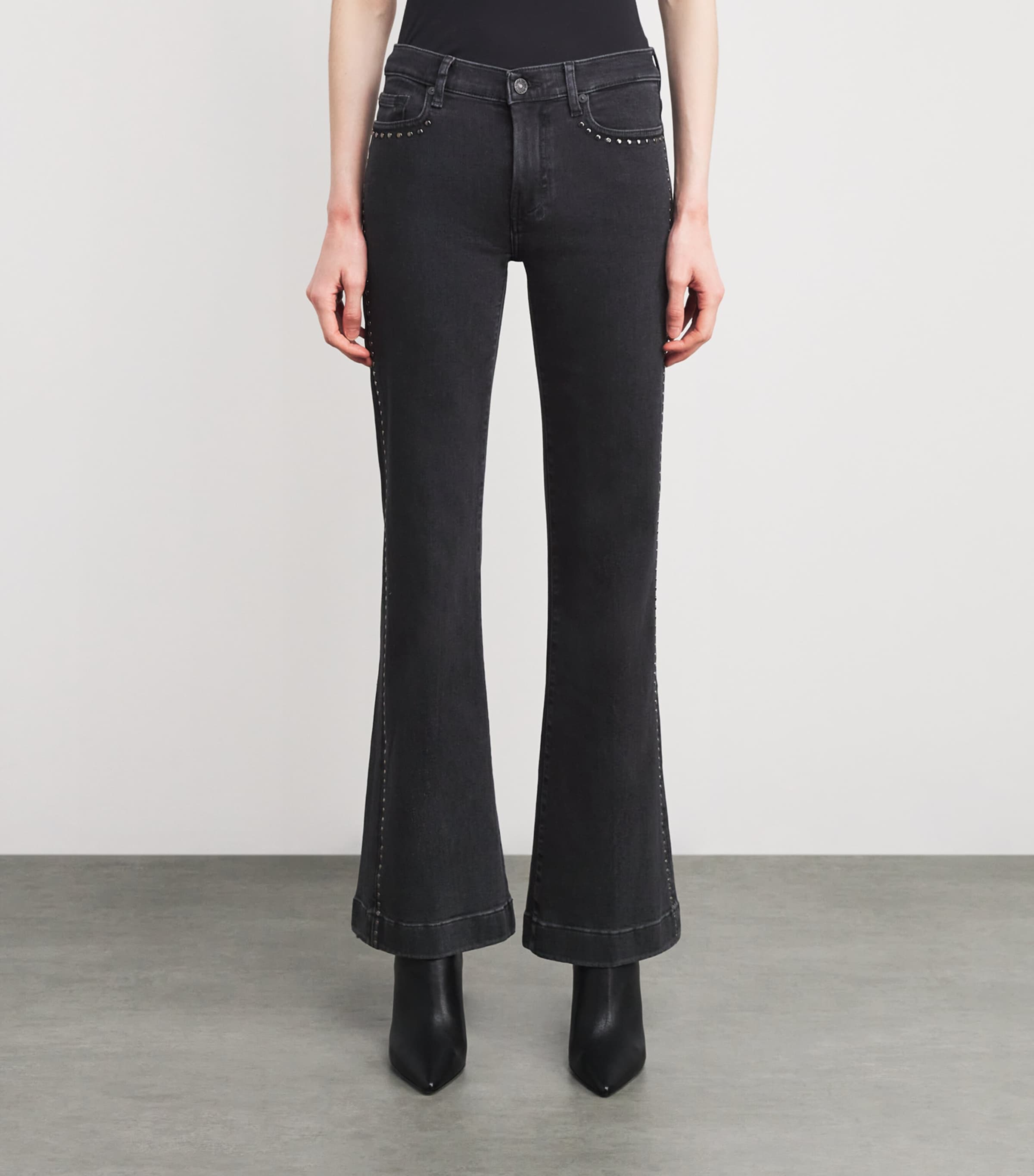 Studded Tailorless Dojo Flared Jeans ESCAPE WITH STU Image 3