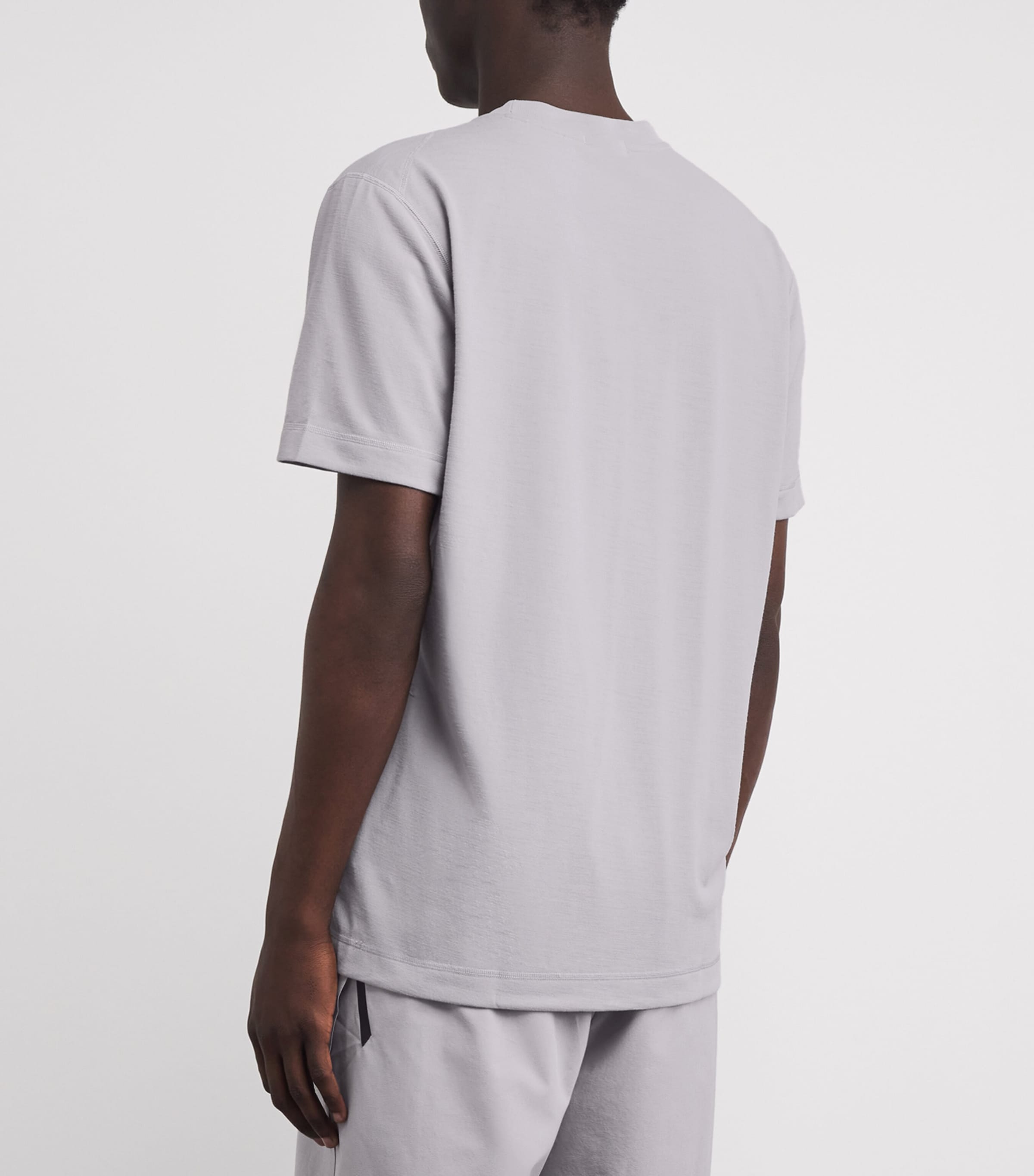 On Mens Train-T T-Shirt Alloy Image 5