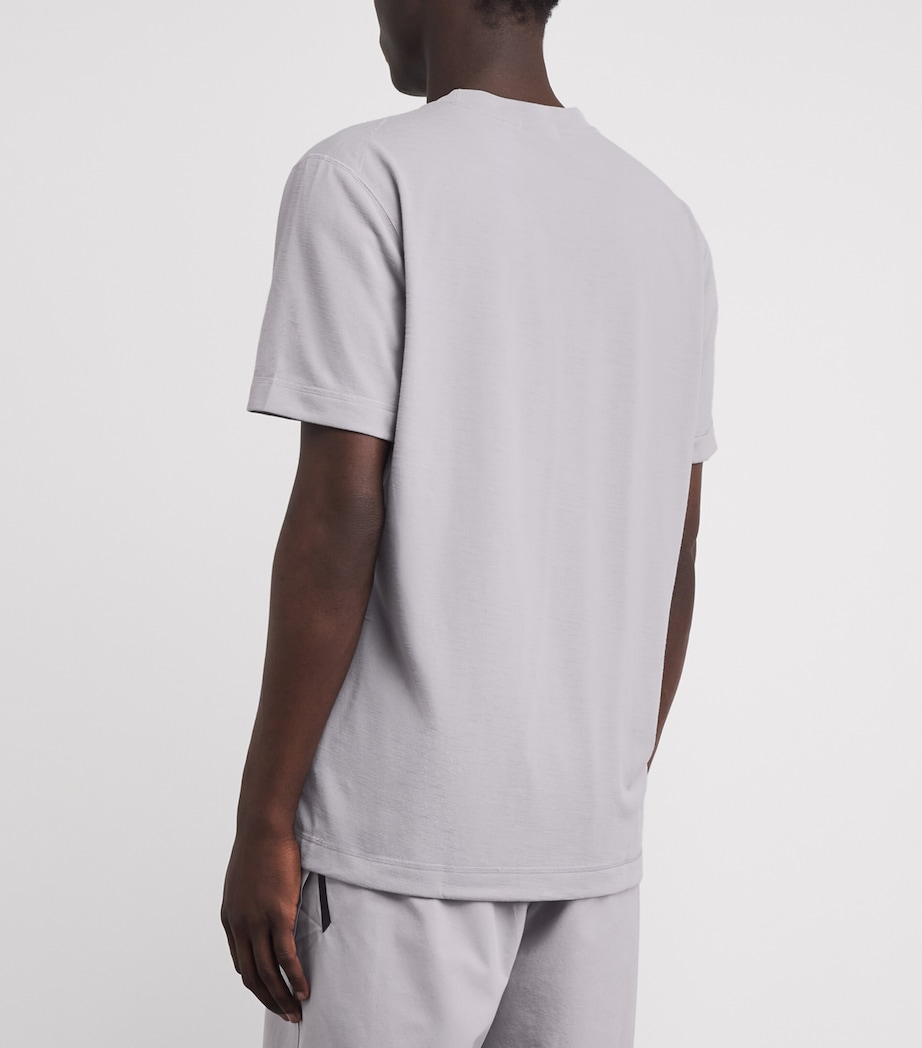 On Mens Train-T T-Shirt Alloy Image 5