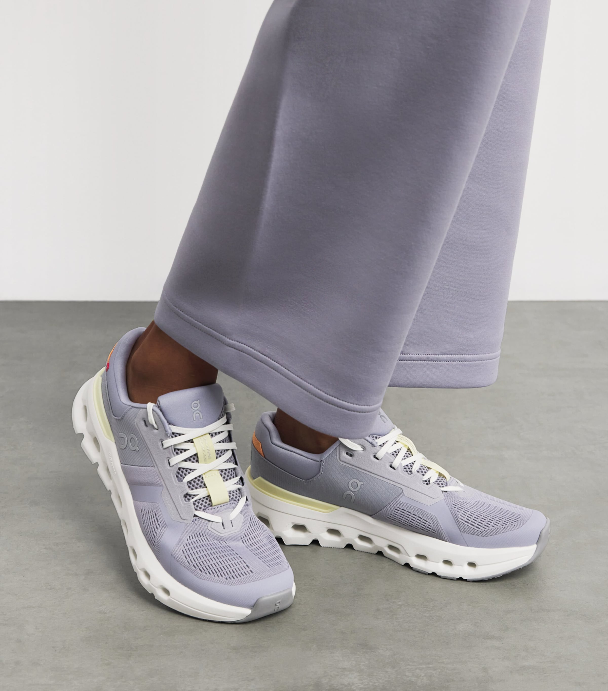 Cloudrunner 2 Trainers LILAC | IVORY Image 2