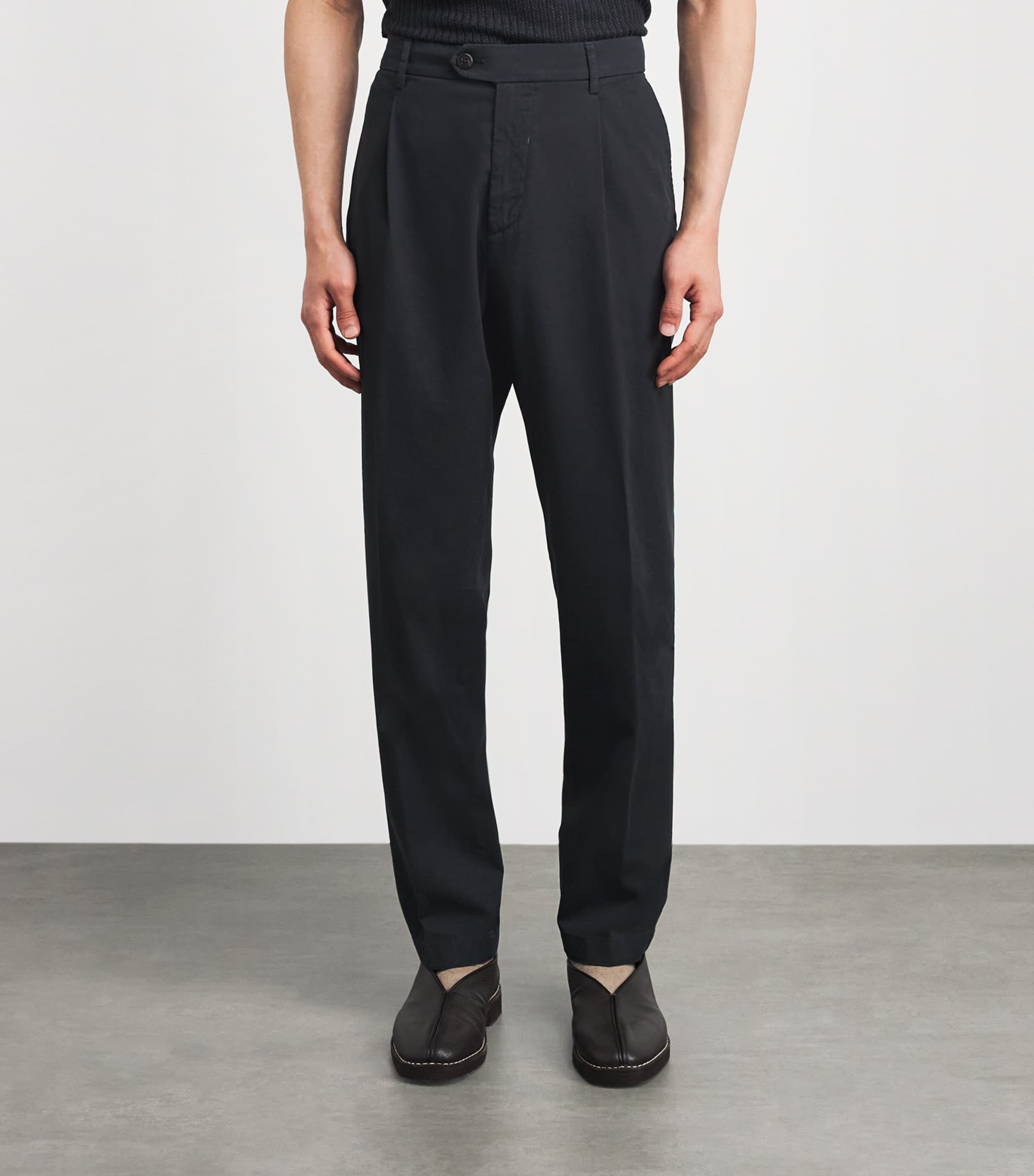 Eleventy Mens Stretch-Cotton Relaxed Trousers Nero Image 4