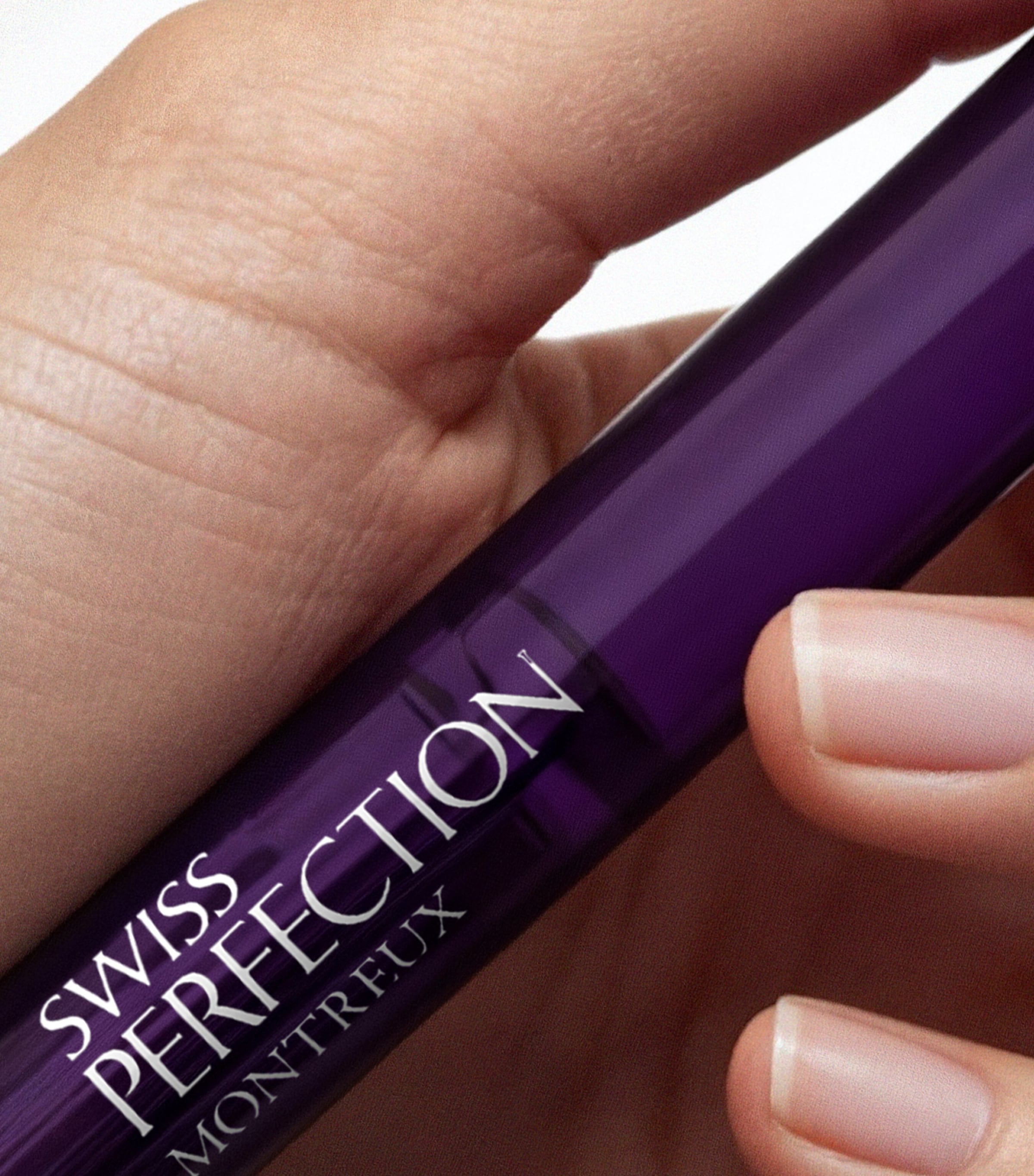 Swiss Perfection Recovery Lip Oil Serum (4.5ml) Image 8