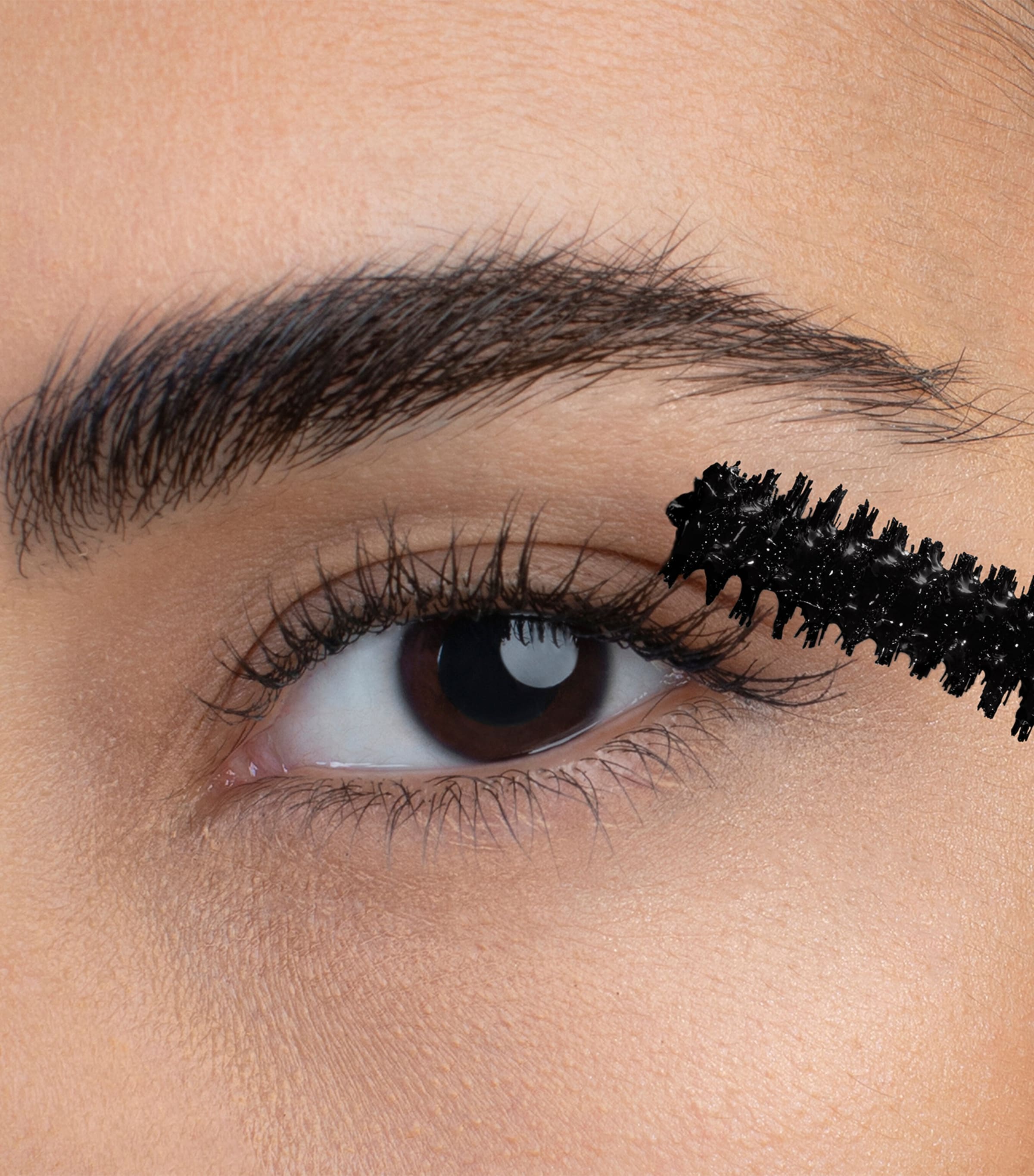 Carolina Herrera Fabulous Eyes Smudgeproof Mascara Black Image 5