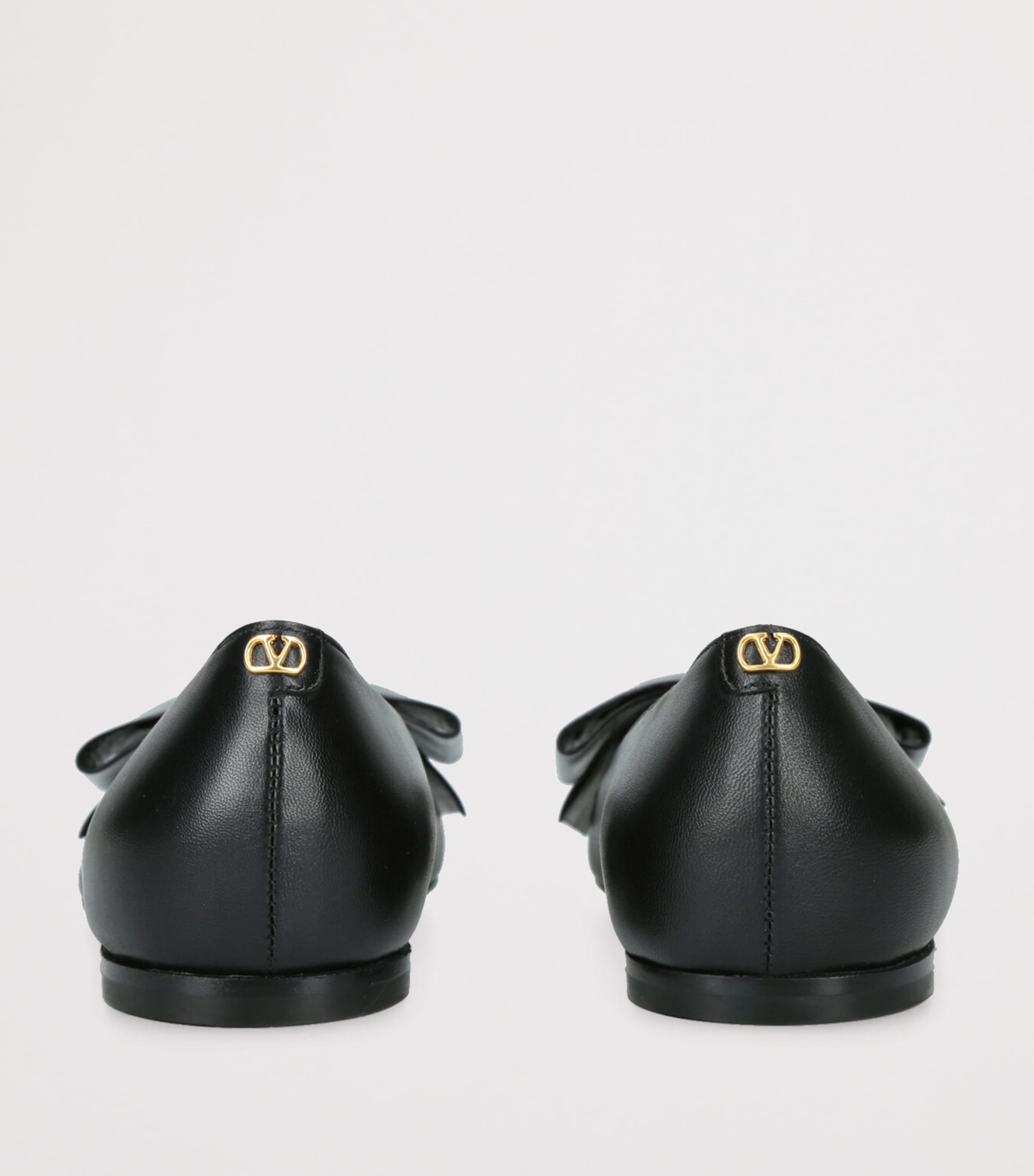 VALENTINO＞＞Bowow 装飾レザーバレエフラット Valentino Garavani Leather Bowow Ballet Flats | Harrods US