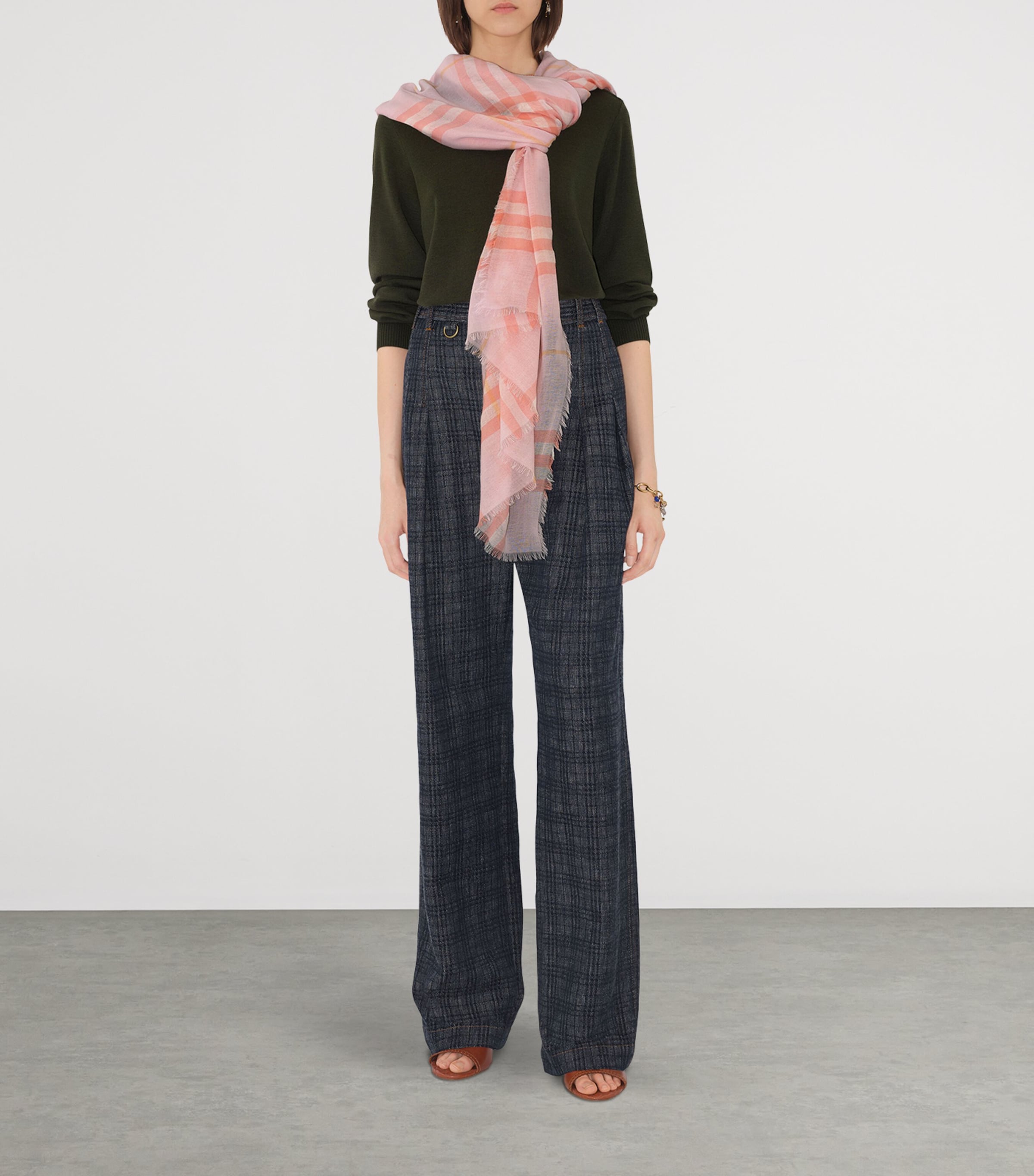 Wool Wide Check Scarf SUGAR PINK Image 2