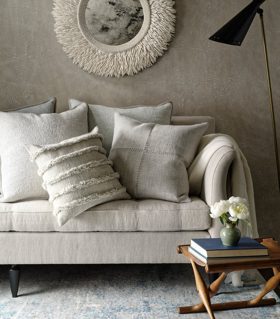 De Le Cuona Linen-Blend Rogue Cushion (45 x 45cm) Frontier Image 3