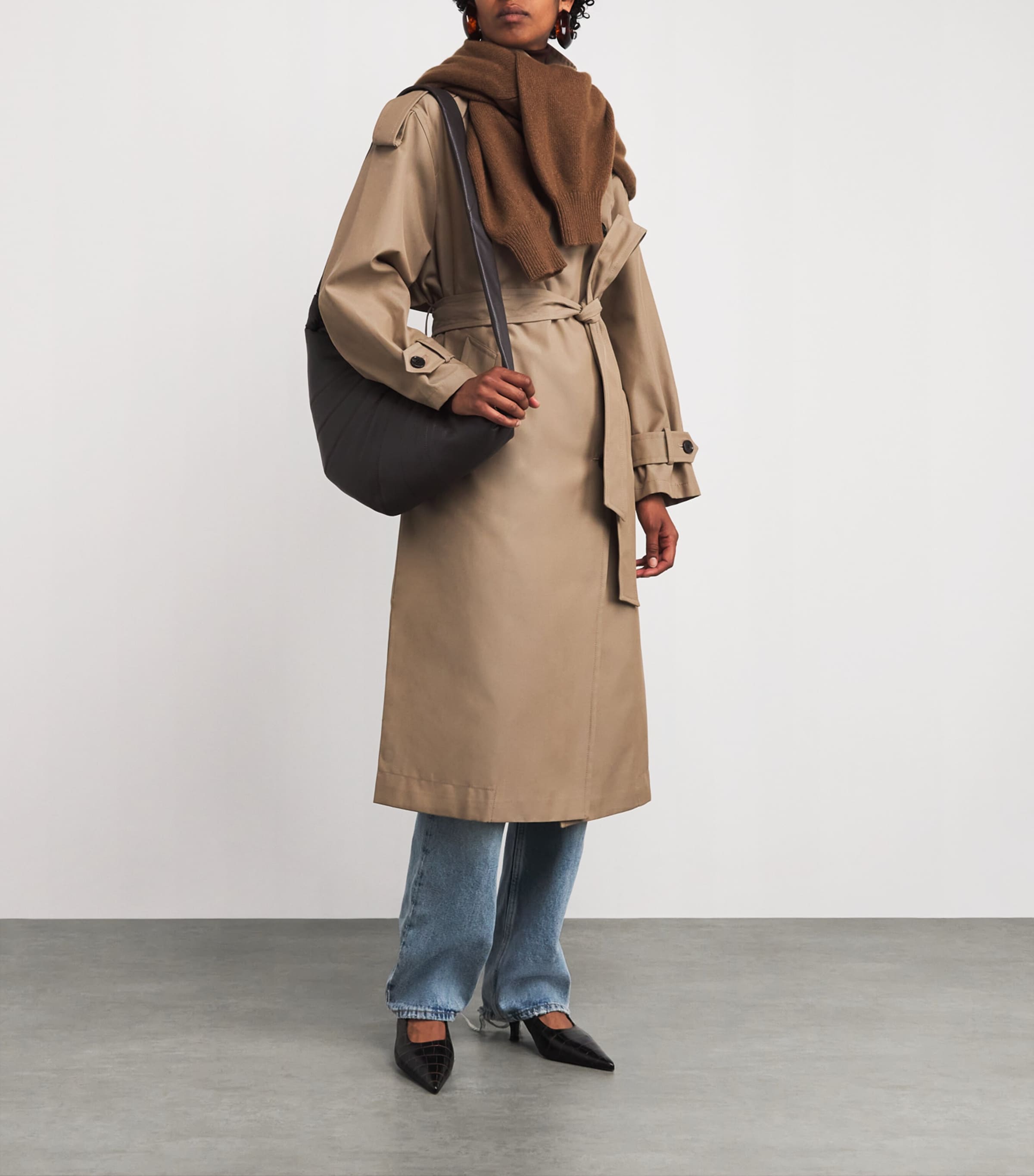 Medium Grained Leather Croissant Shoulder Bag BR490 DARK CHOCOLATE Image 5