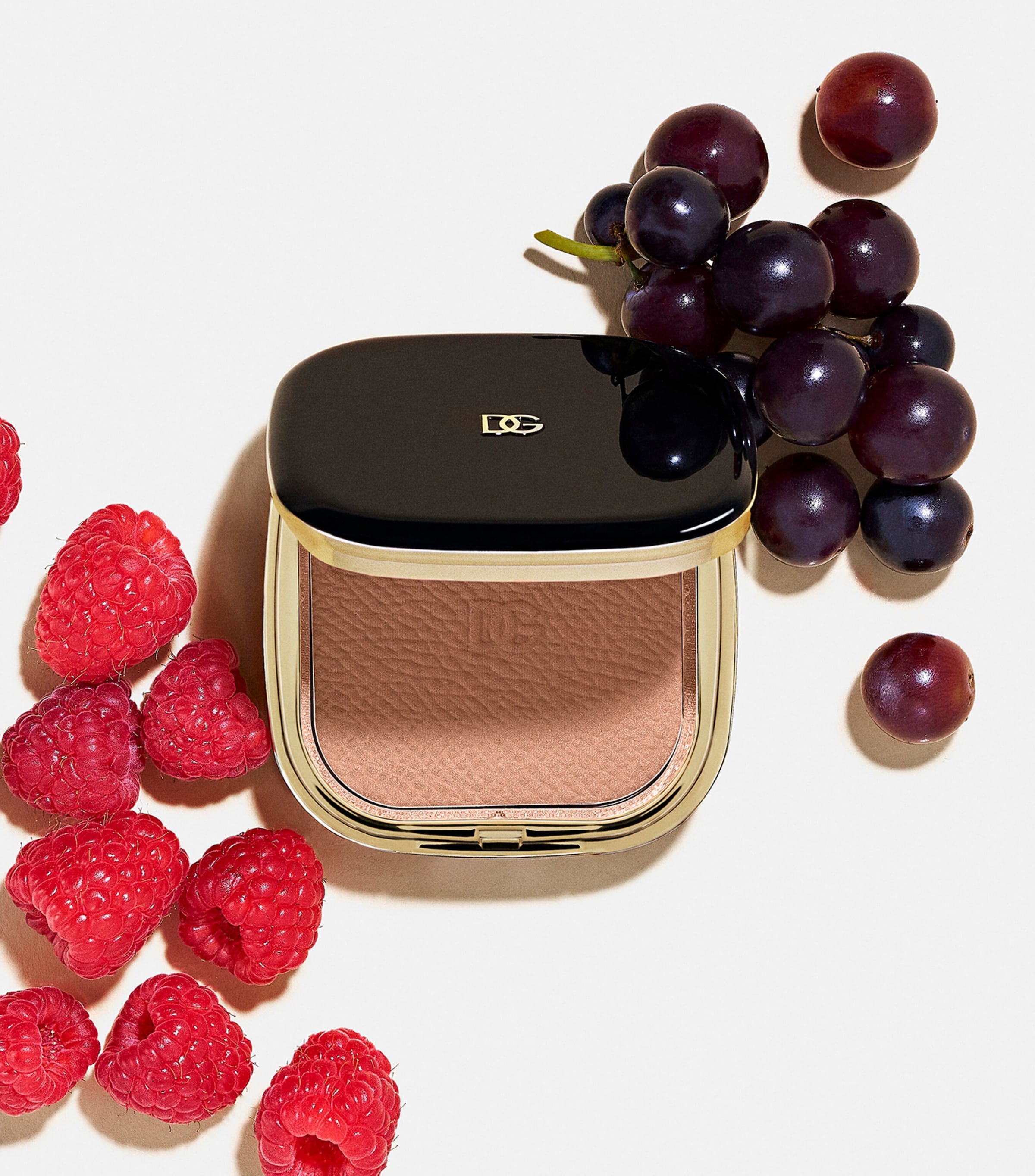 Face & Eyes Match Lasting Bronzer and Eyeshadow Powder 02 LIGHT MEDIUM Image 4