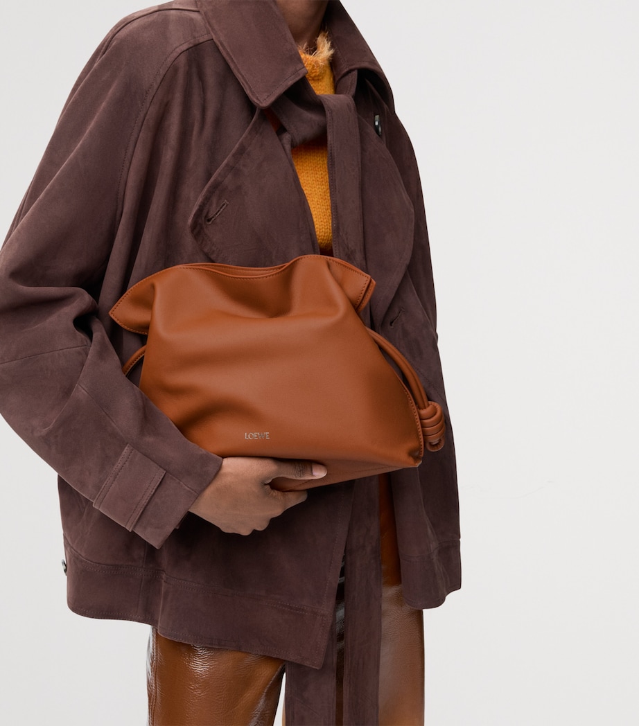 Medium Leather Flamenco Clutch Bag SQUIRREL Image 9