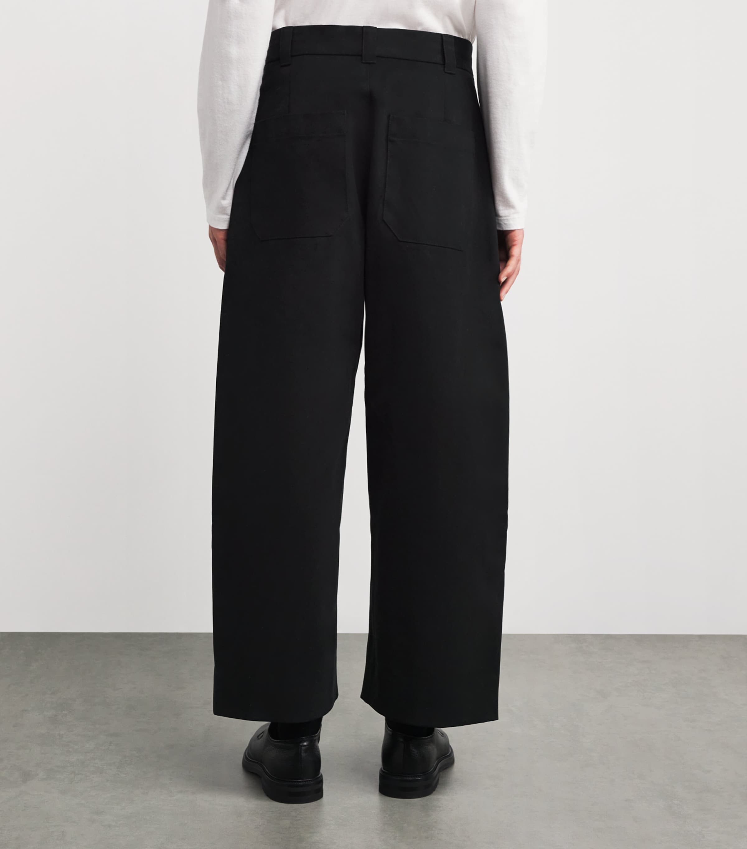 Studio Nicholson Mens Cotton Pleated Sorte Trousers Black Image 4