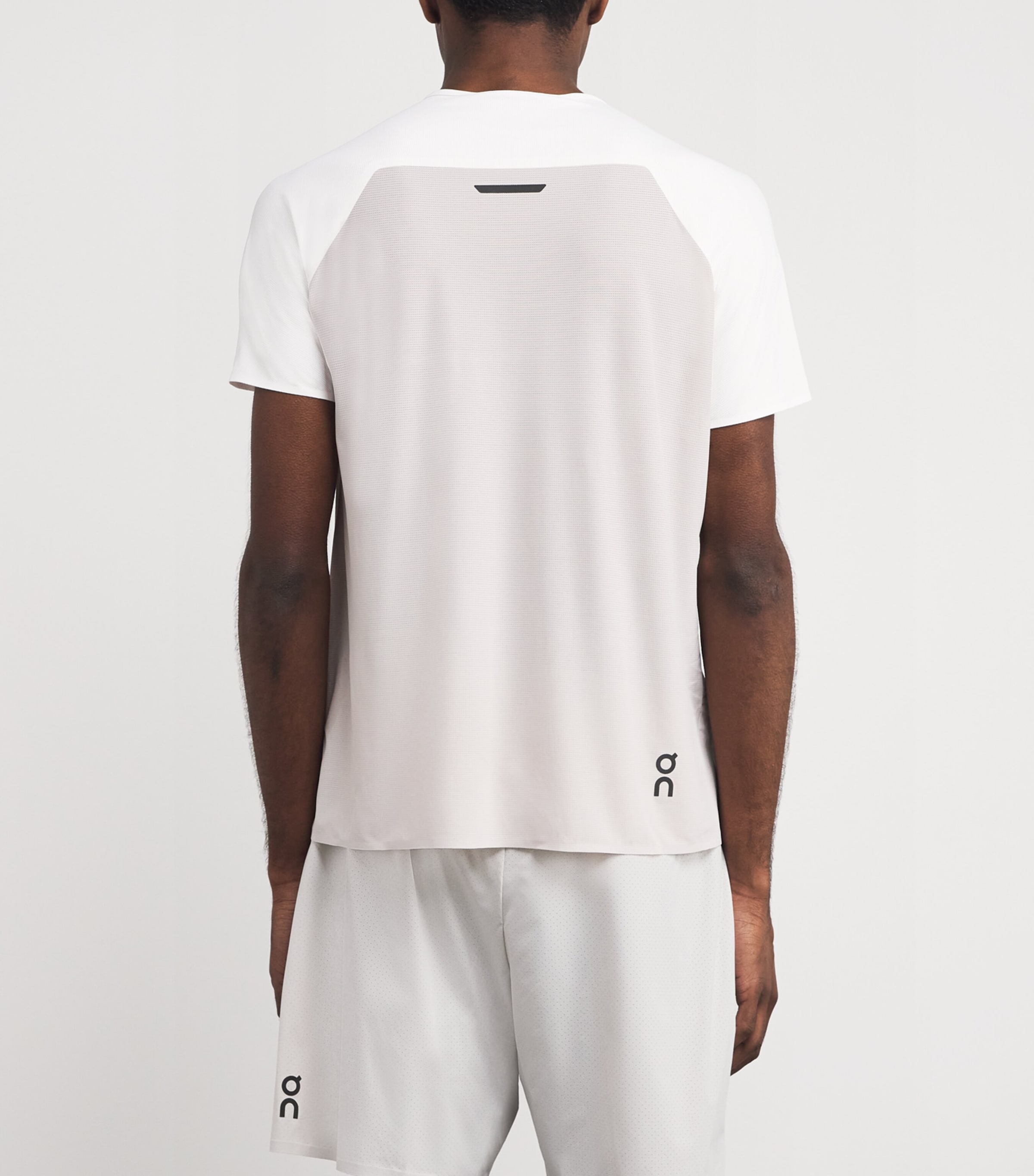 On Mens Performance T-Shirt White | Silver Image 4