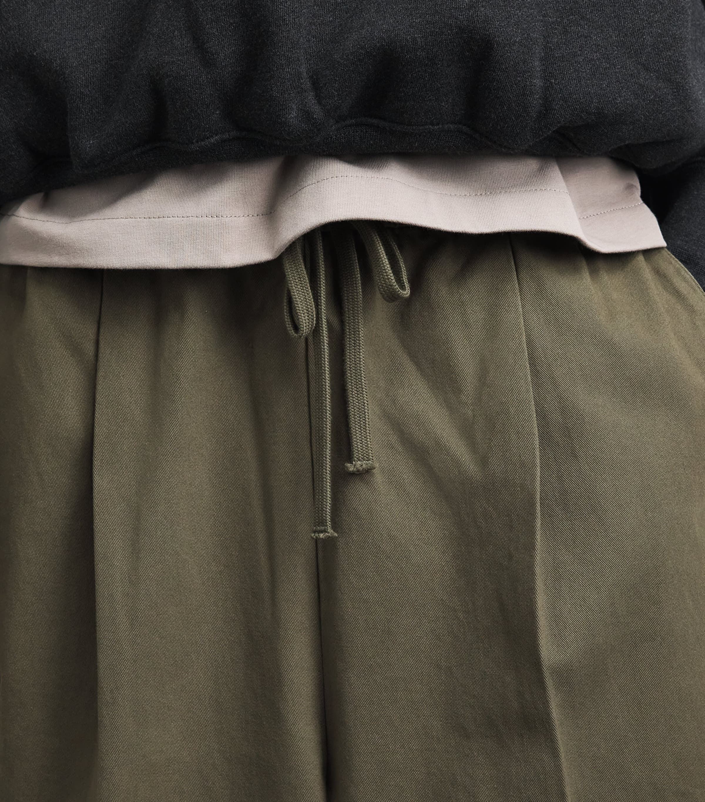 FEAR OF GOD ESSENTIALS Mens Cotton Pleated Drawstring Trousers Moss Image 3