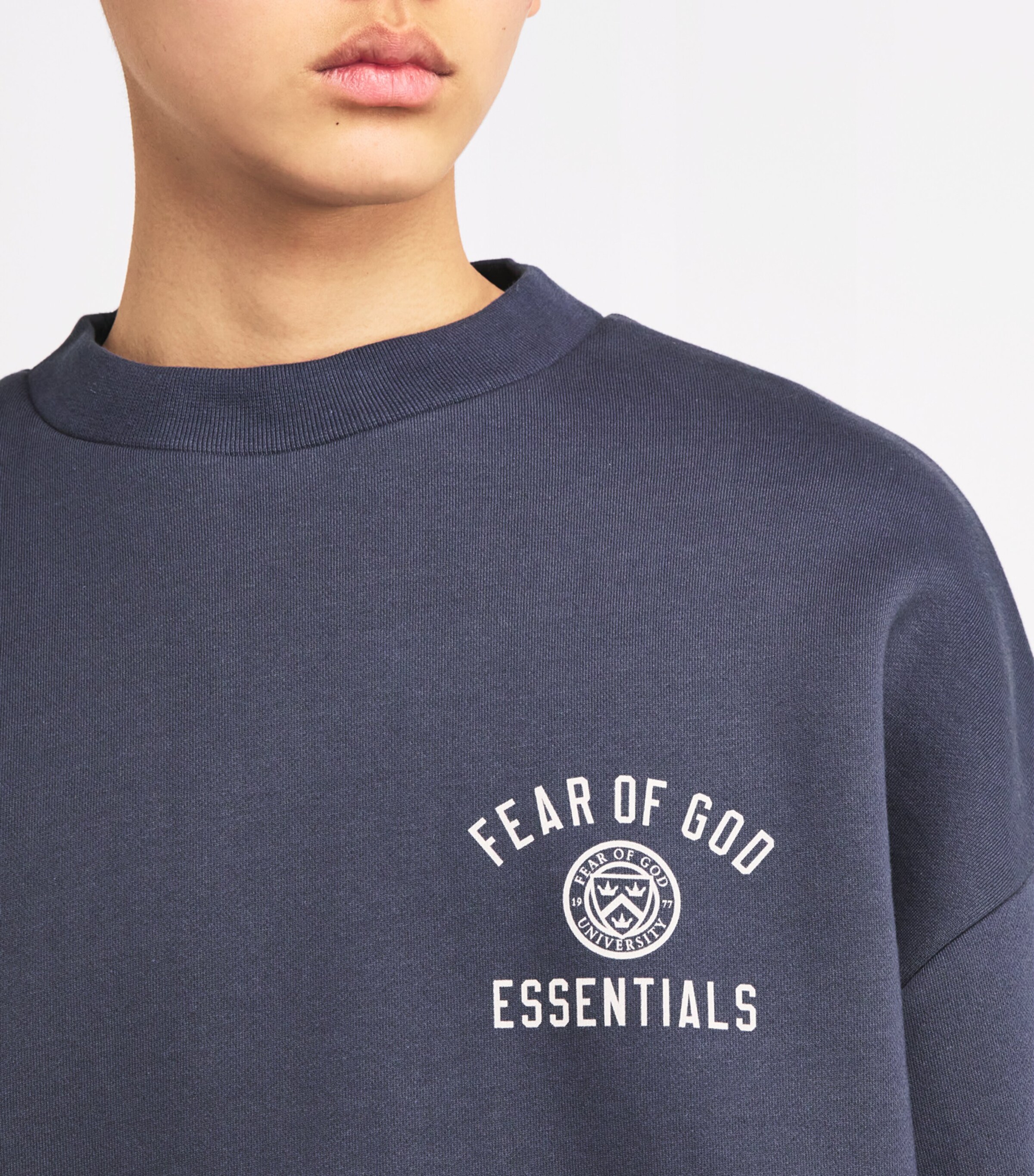 FEAR OF GOD ESSENTIALS Mens University Crest Logo Sweatshirt Marine Image 6