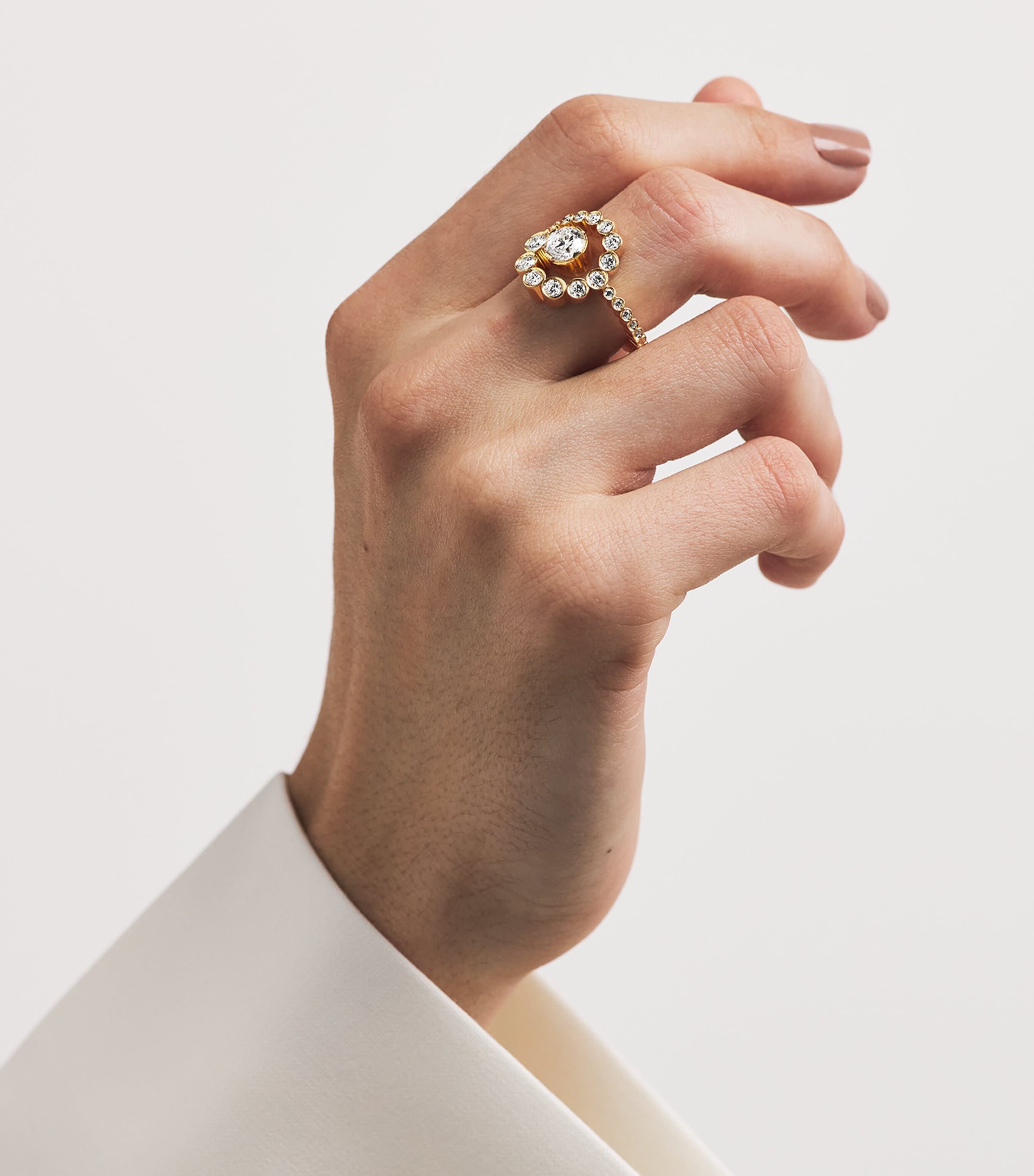 Sophie Bille Brahe Yellow Gold and Diamond Ensemble Escargot Ring Yellow Gold Image 2