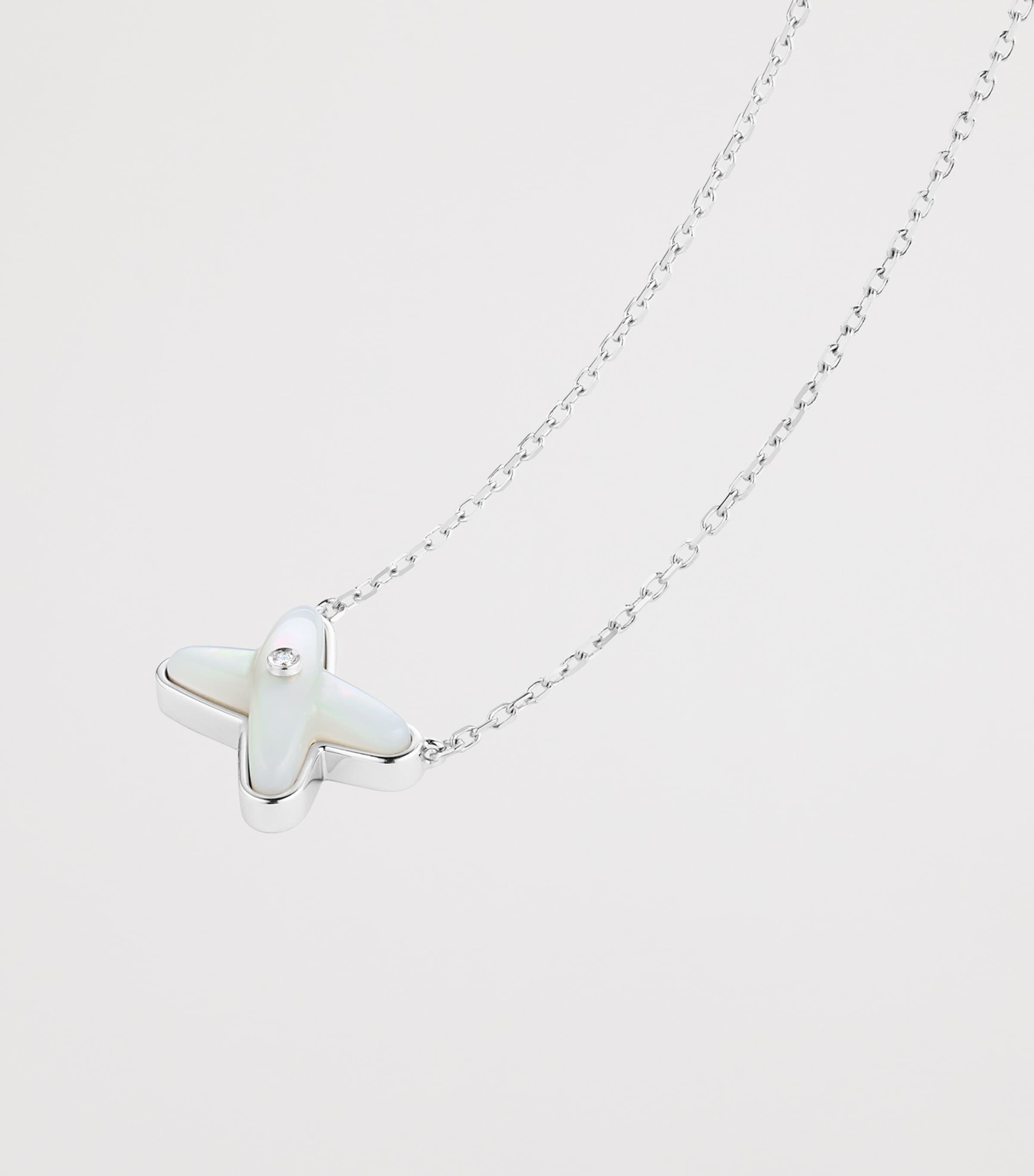 Chaumet White Gold, Diamond and Mother-of-Pearl Jeux de Liens Pendant Necklace White Gold Image 3