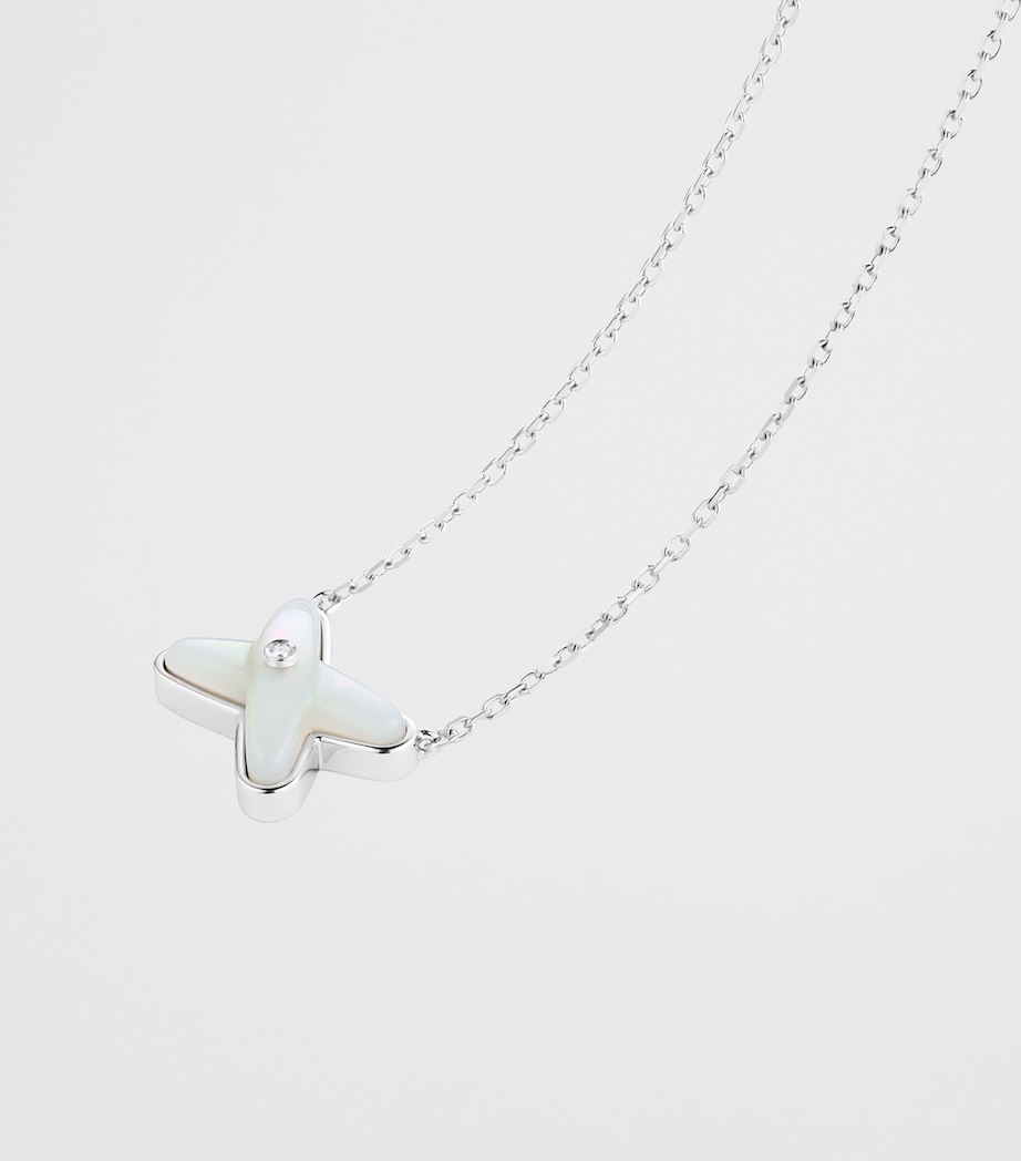 Chaumet White Gold, Diamond and Mother-of-Pearl Jeux de Liens Pendant Necklace White Gold Image 3