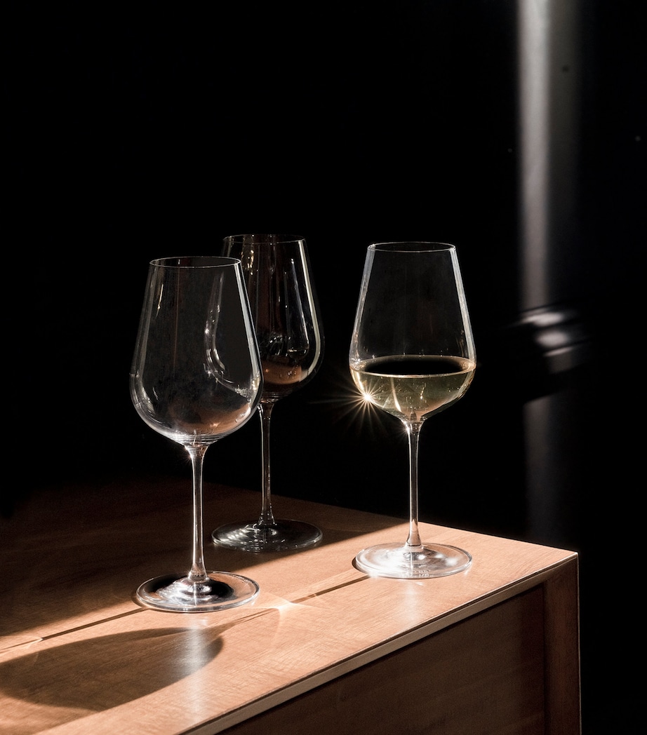 Set of 4 Precision Wine Glasses (125ml) CLEAR Image 8