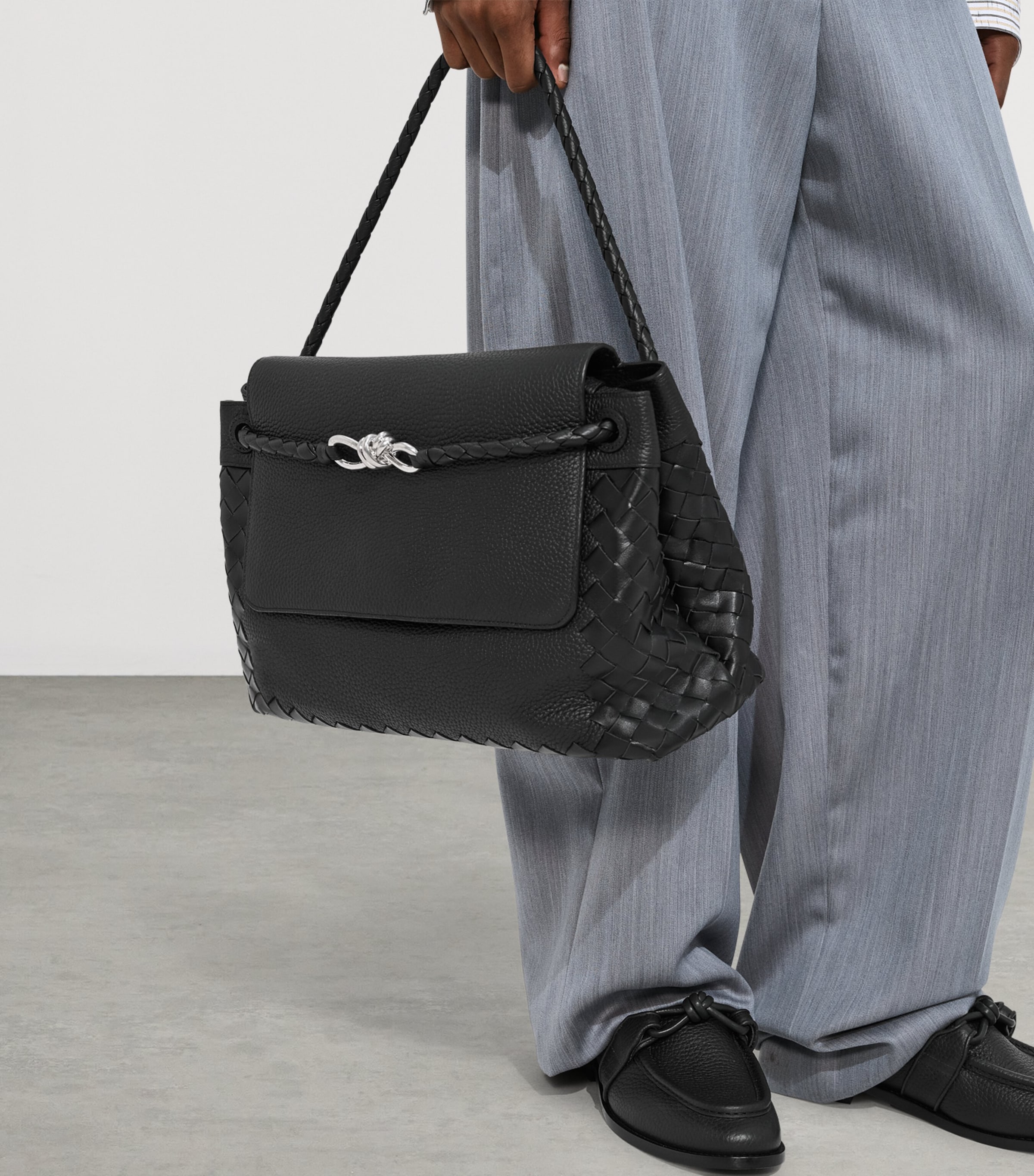 Bottega Veneta Medium Calfskin Andiamo Messenger Bag Image 2