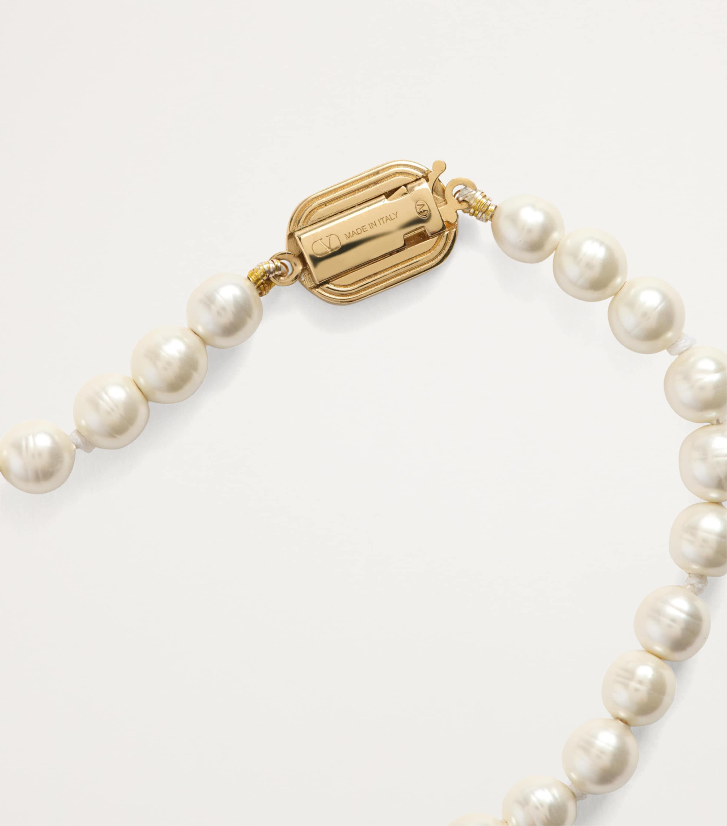 Ovalette VLogo Pearl Necklace QYL Image 3