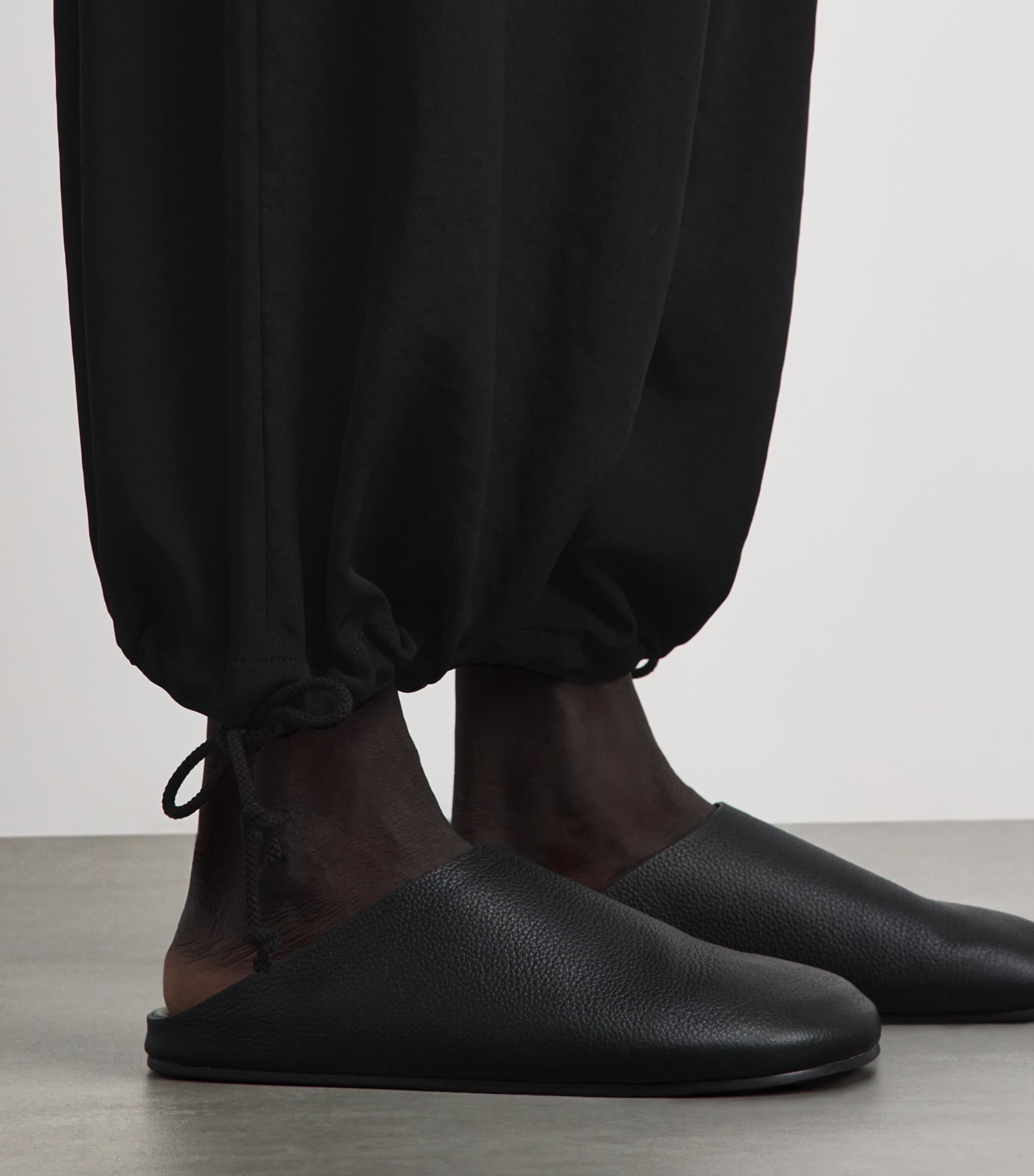 Yohji Yamamoto Mens Draped Balloon Trousers Black Image 3