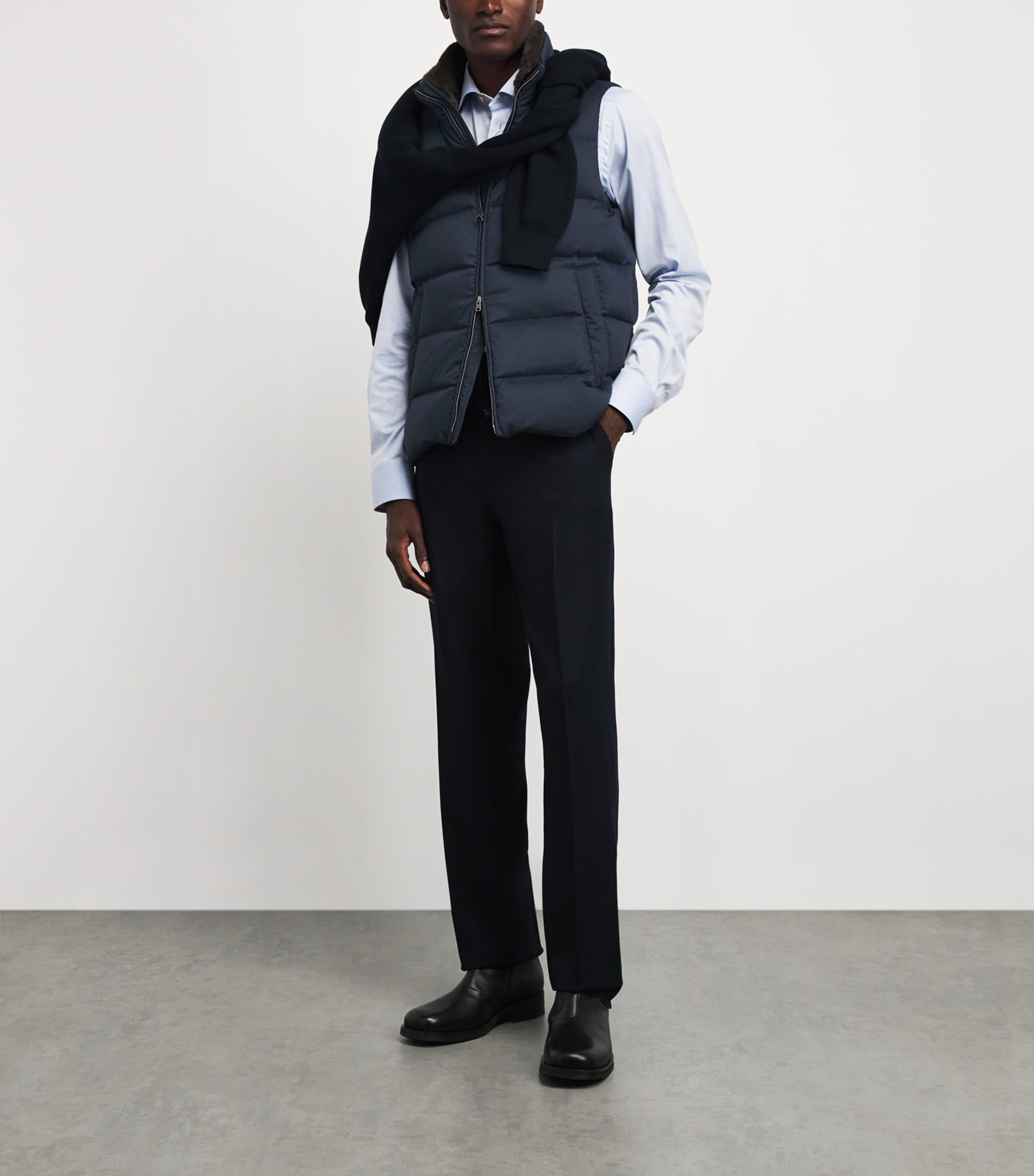 Herno Mens Faux Fur Collar Quilted Down Gilet Blu Navy Image 2