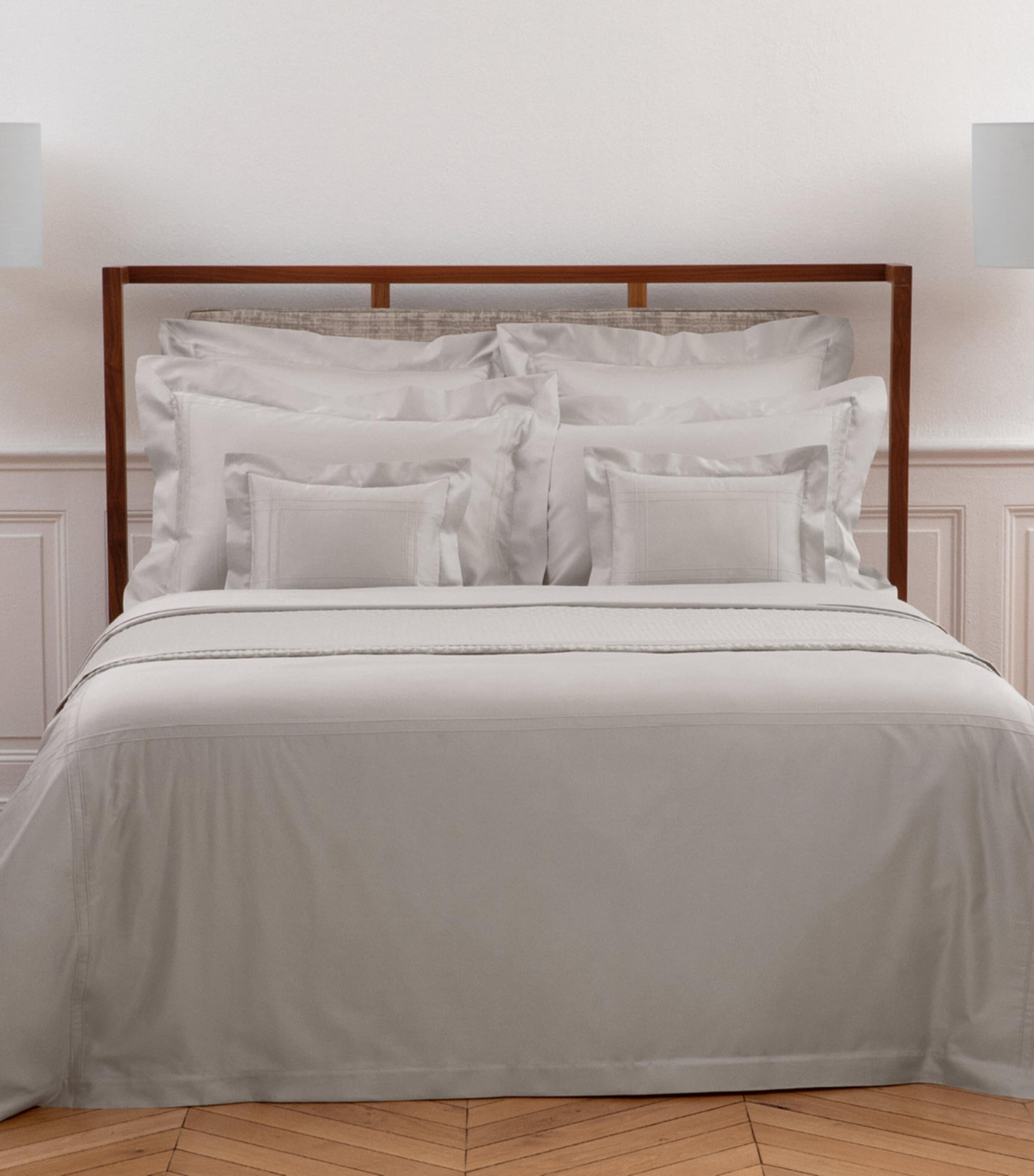 Yves Delorme Couture Cotton Adagio Emperor Bedspread (300cm x 260cm) Brume Image 3