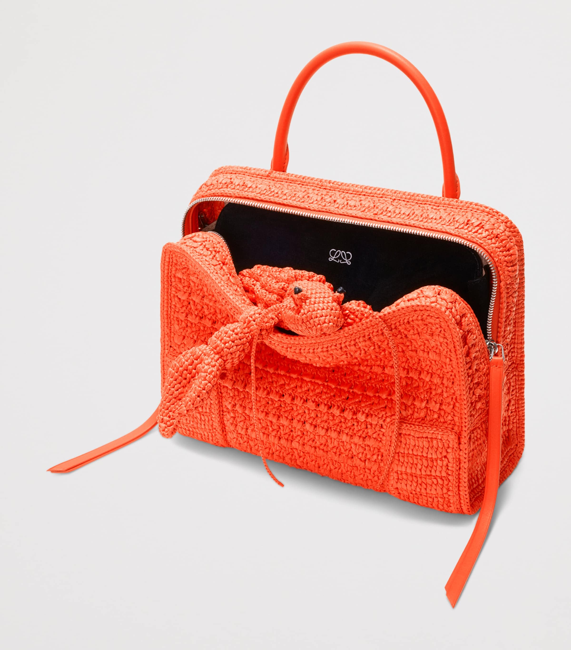 LOEWE x Cosima Von Bonin Medium Crochet Amazona 180 Lazy Crab Top-Handle Bag Vivid Orange Image 4