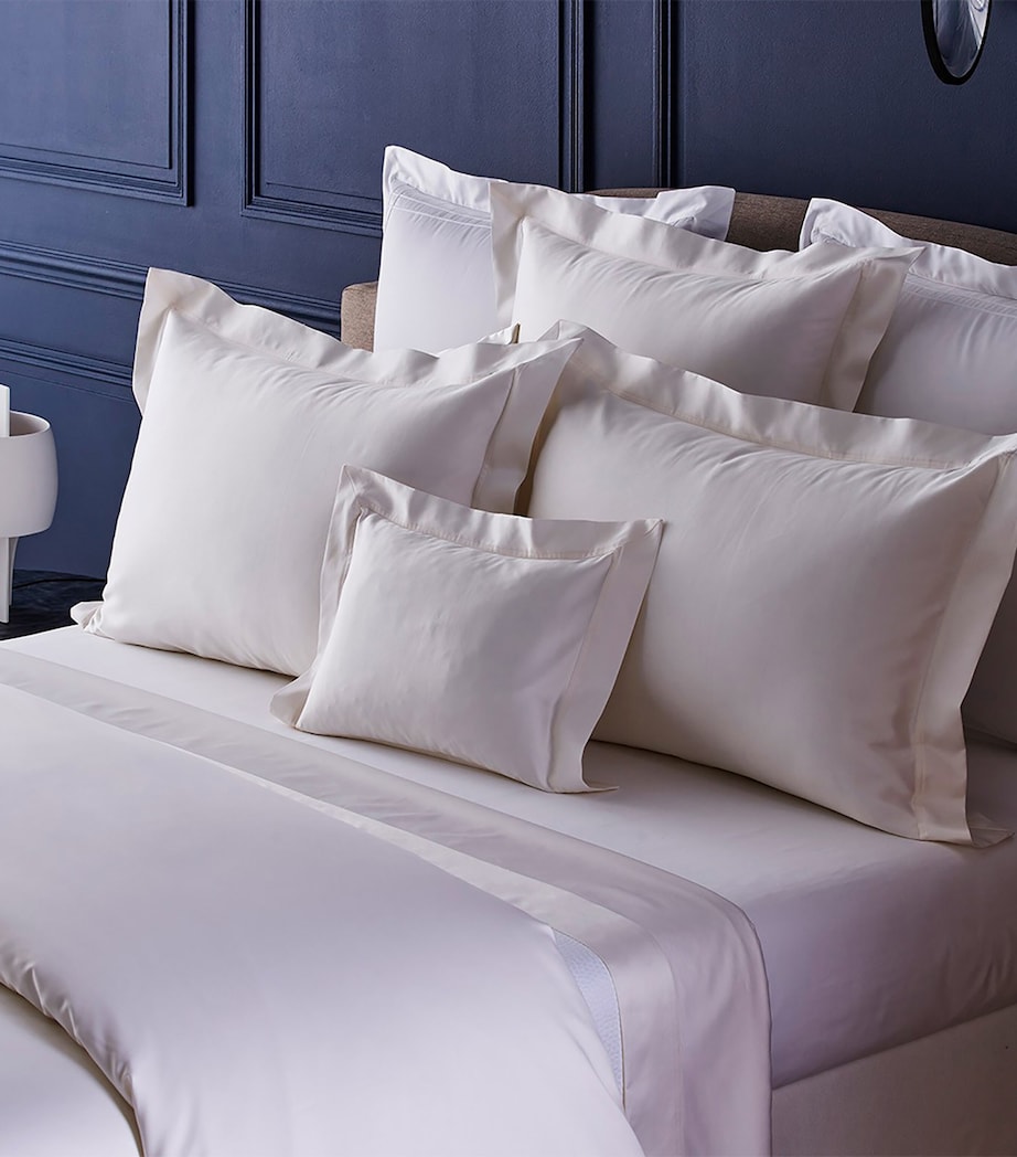 Yves Delorme Couture Egyptian Cotton Prodige Double Fitted Sheet (140cm x 200cm) Creme Image 1
