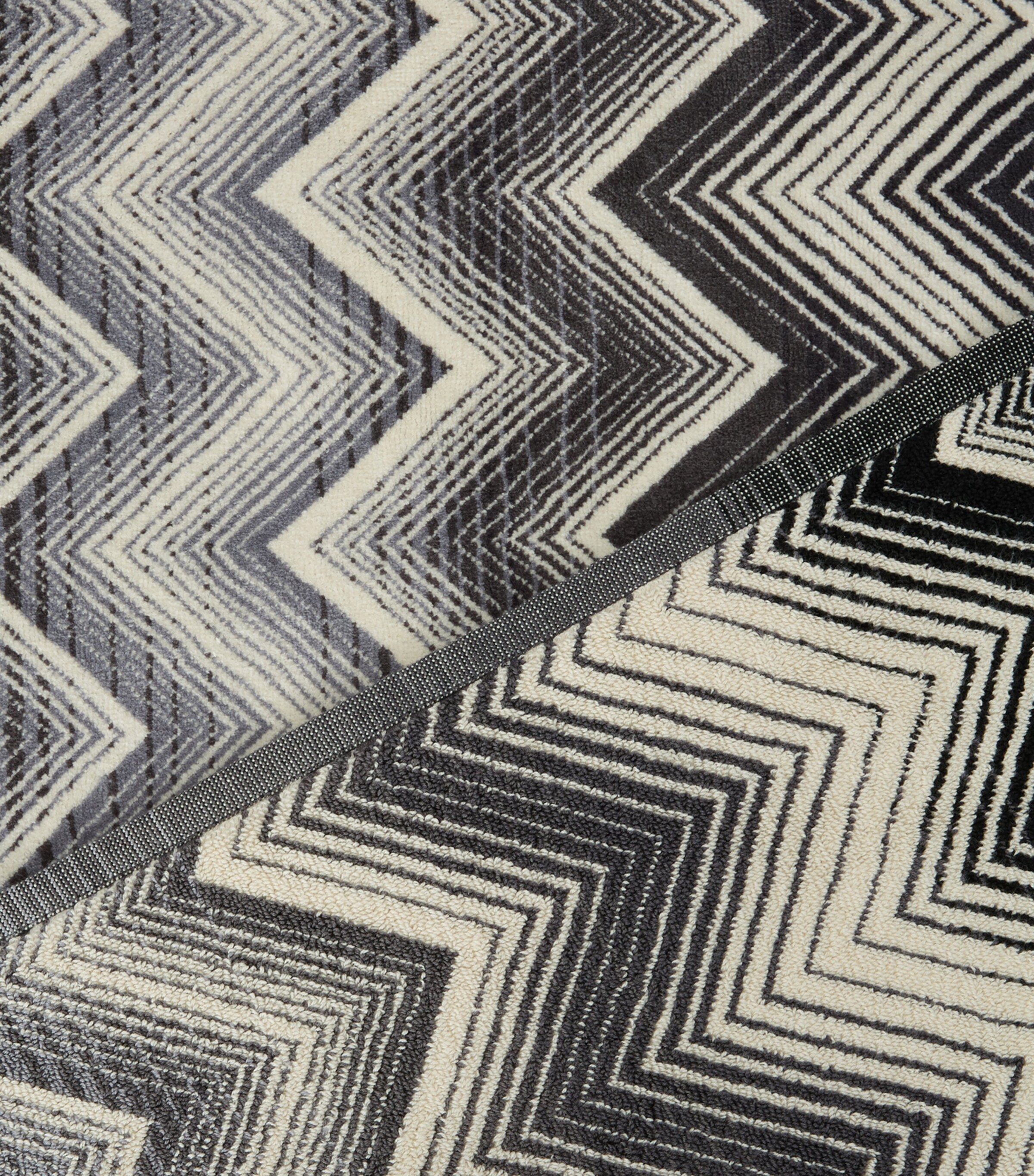 Missoni Home Marea Bath Mat (70cm x 160cm) Black/white Image 4