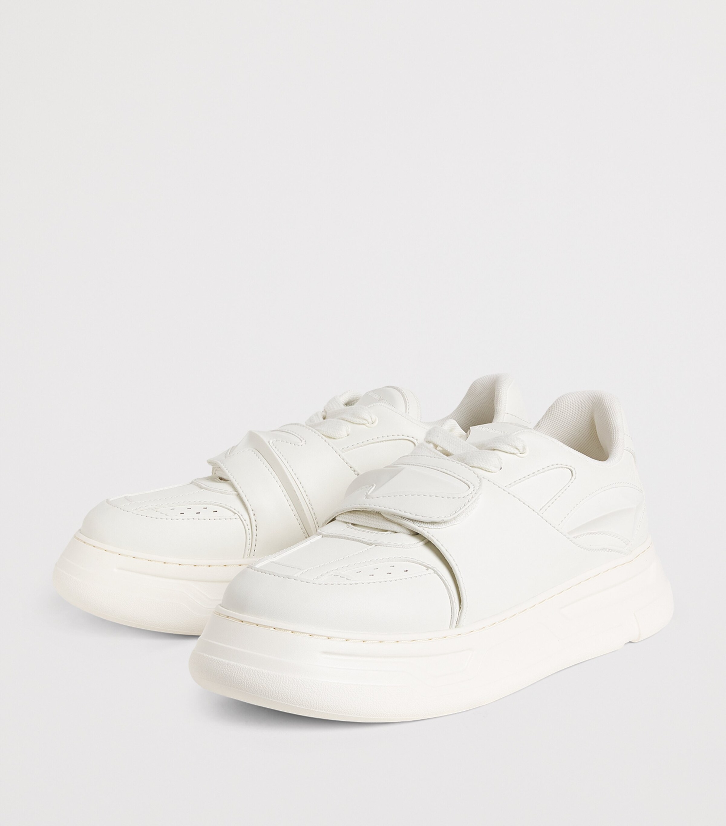Chunky Low-Top Sneakers U0003 Image 3