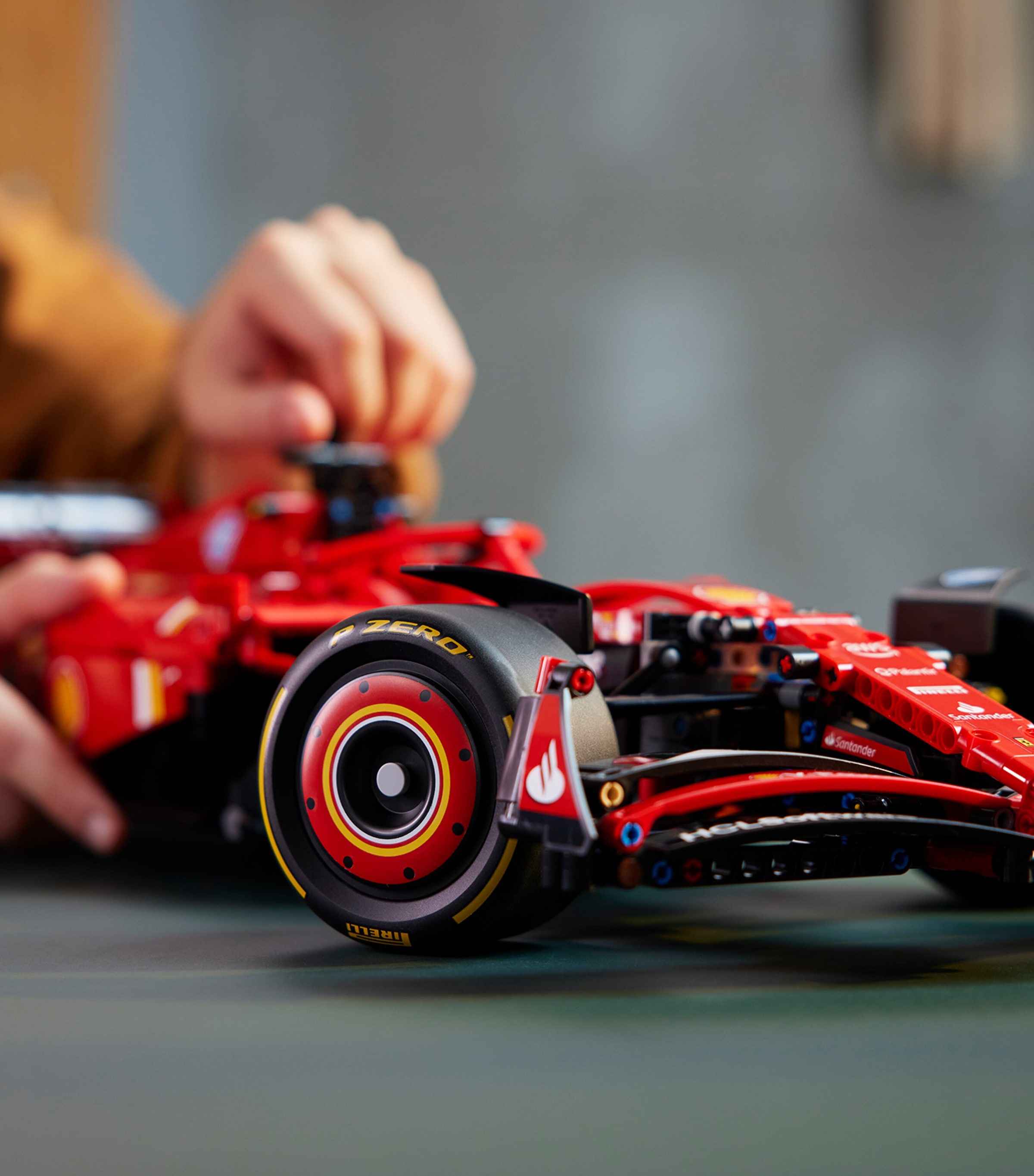 TECHNIC Ferrari SF-24 F1 Car Set 24007 MULTI Image 5