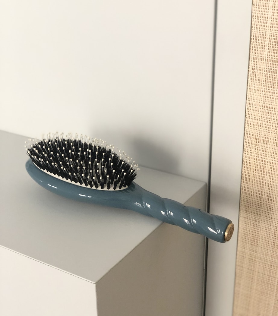 N.03 The Essential Soft Hairbrush INK BLUE Image 3